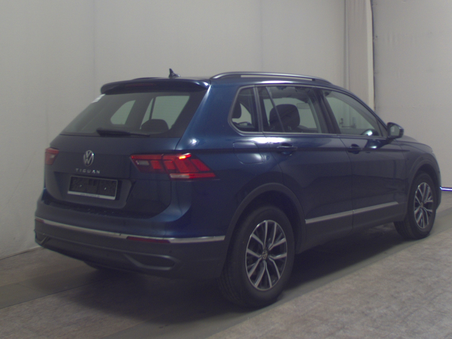 Volkswagen Tiguan 2.0 TDI Life Navi LED Shz PDC ACC 4