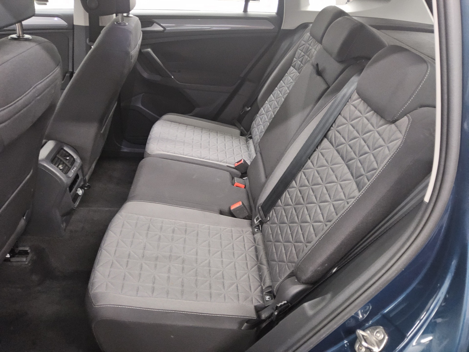 Volkswagen Tiguan 2.0 TDI Life Navi LED Shz PDC ACC 14