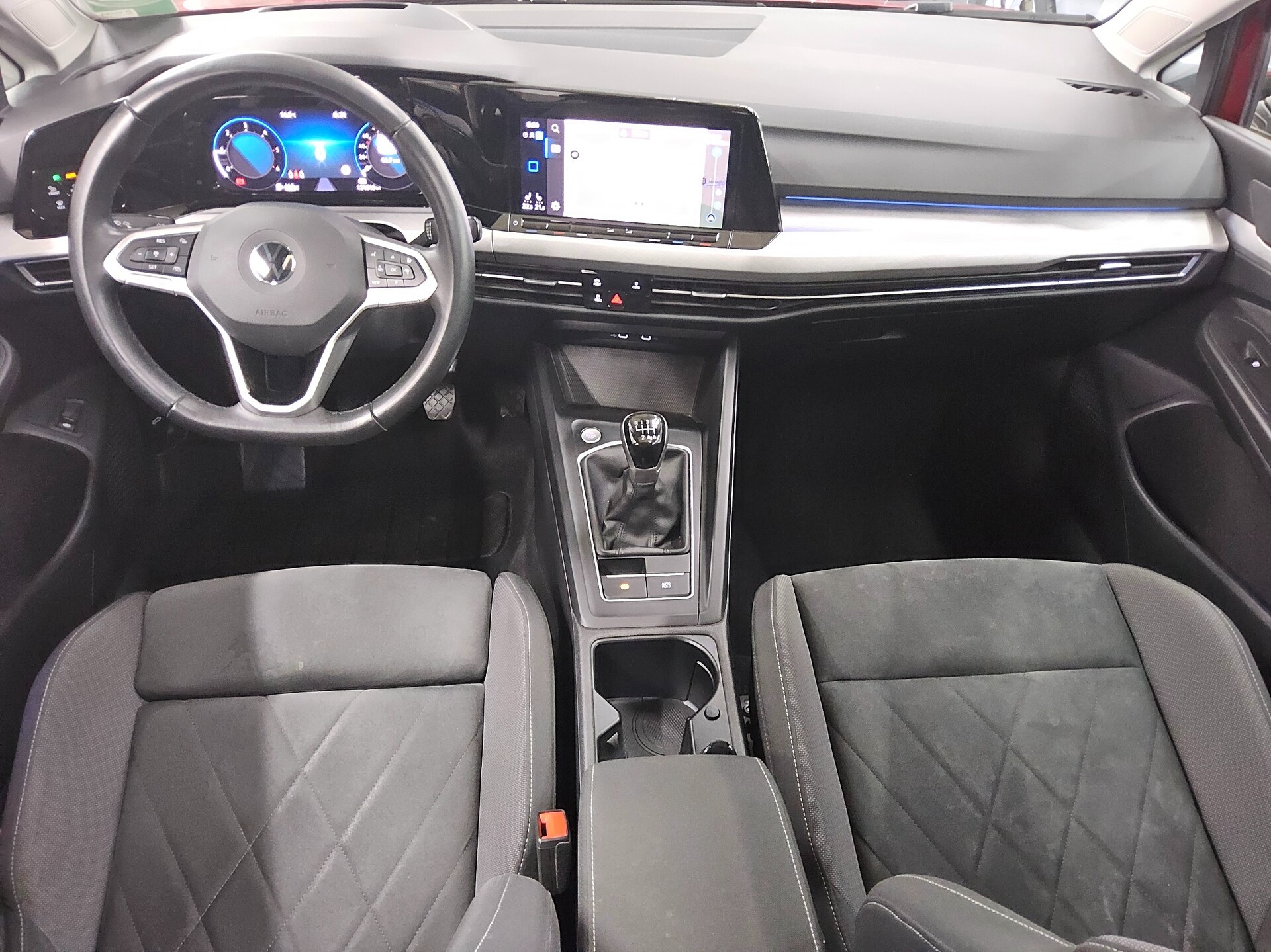 Volkswagen Golf-8 Var. 2.0 TDI Life Navi Matrix Pano StHzg 5