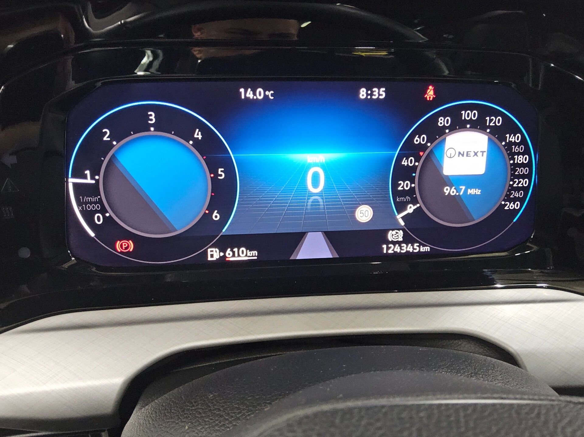 Volkswagen Golf-8 Var. 2.0 TDI Life Navi Matrix Pano StHzg 8