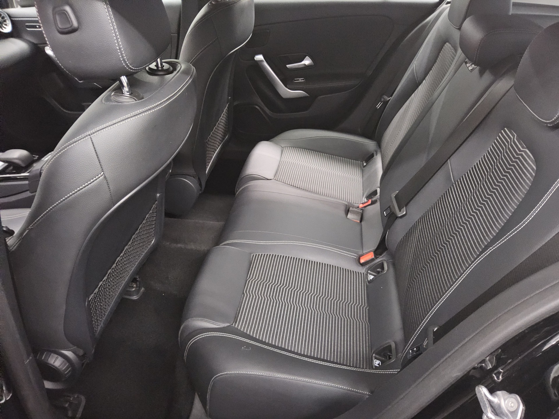 Mercedes-Benz A 250 e Progressive T-Leder Navi LED Sound MBUX+ 13