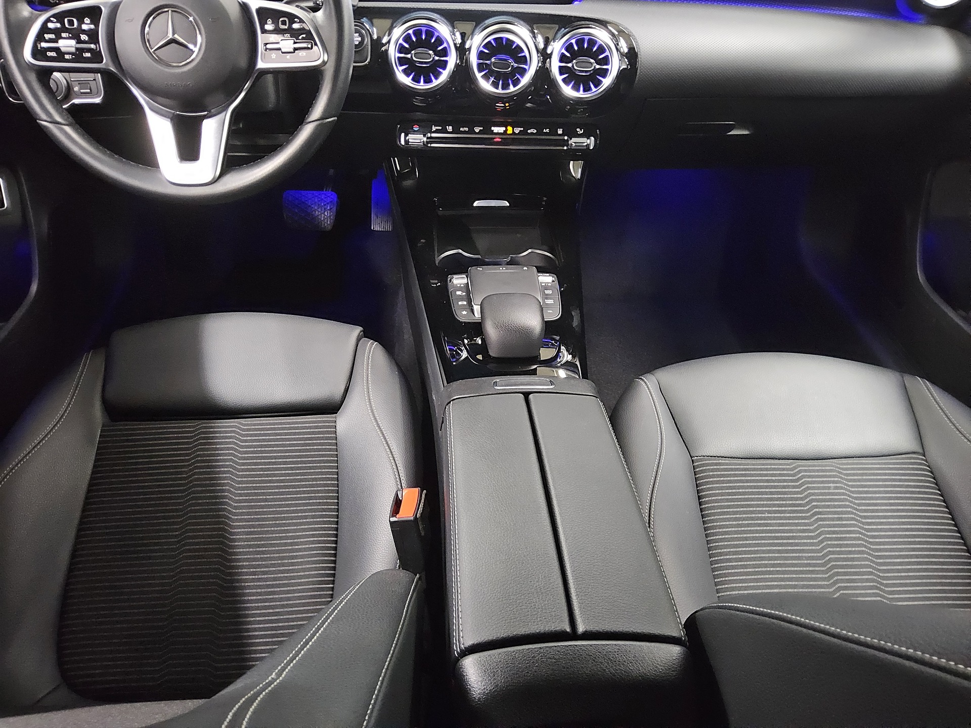 Mercedes-Benz A 250 e Progressive T-Leder Navi LED Sound MBUX+ 6