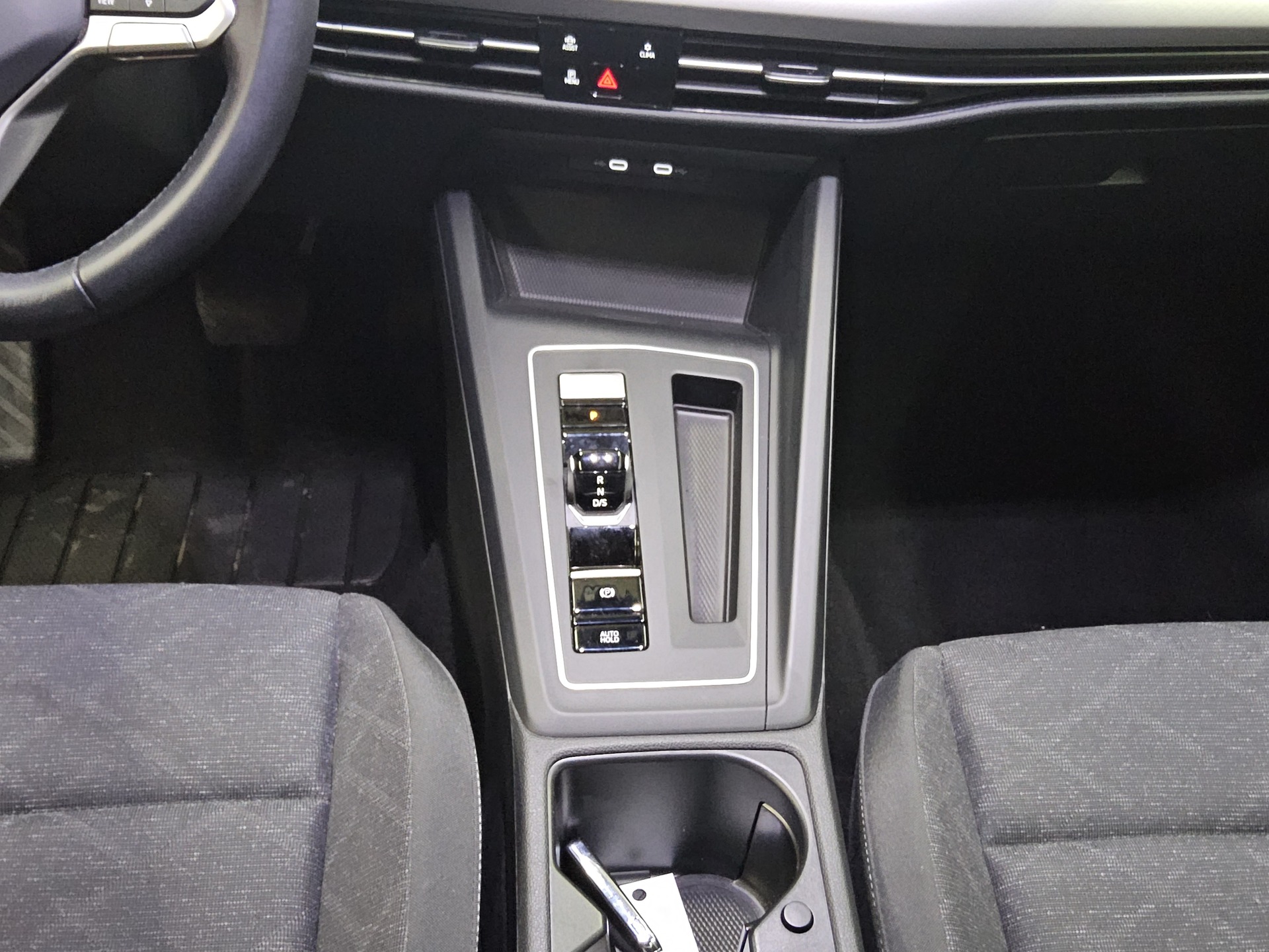 Volkswagen Golf-8 2.0 TDI Life Navi SHZ RfK 6