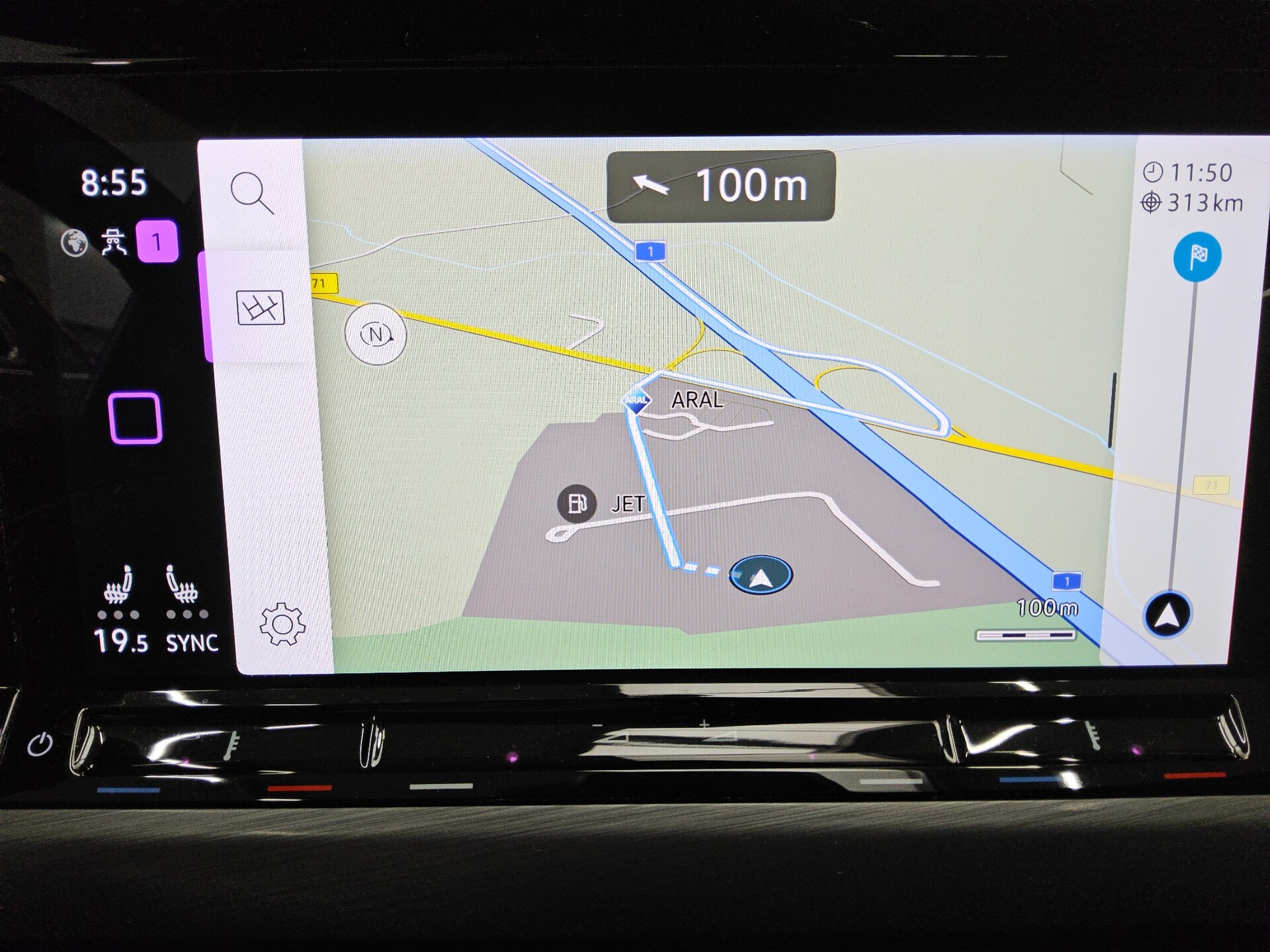 Volkswagen Golf-8 Var. 2.0 TDI Style Navi LED+ DC AHK 7