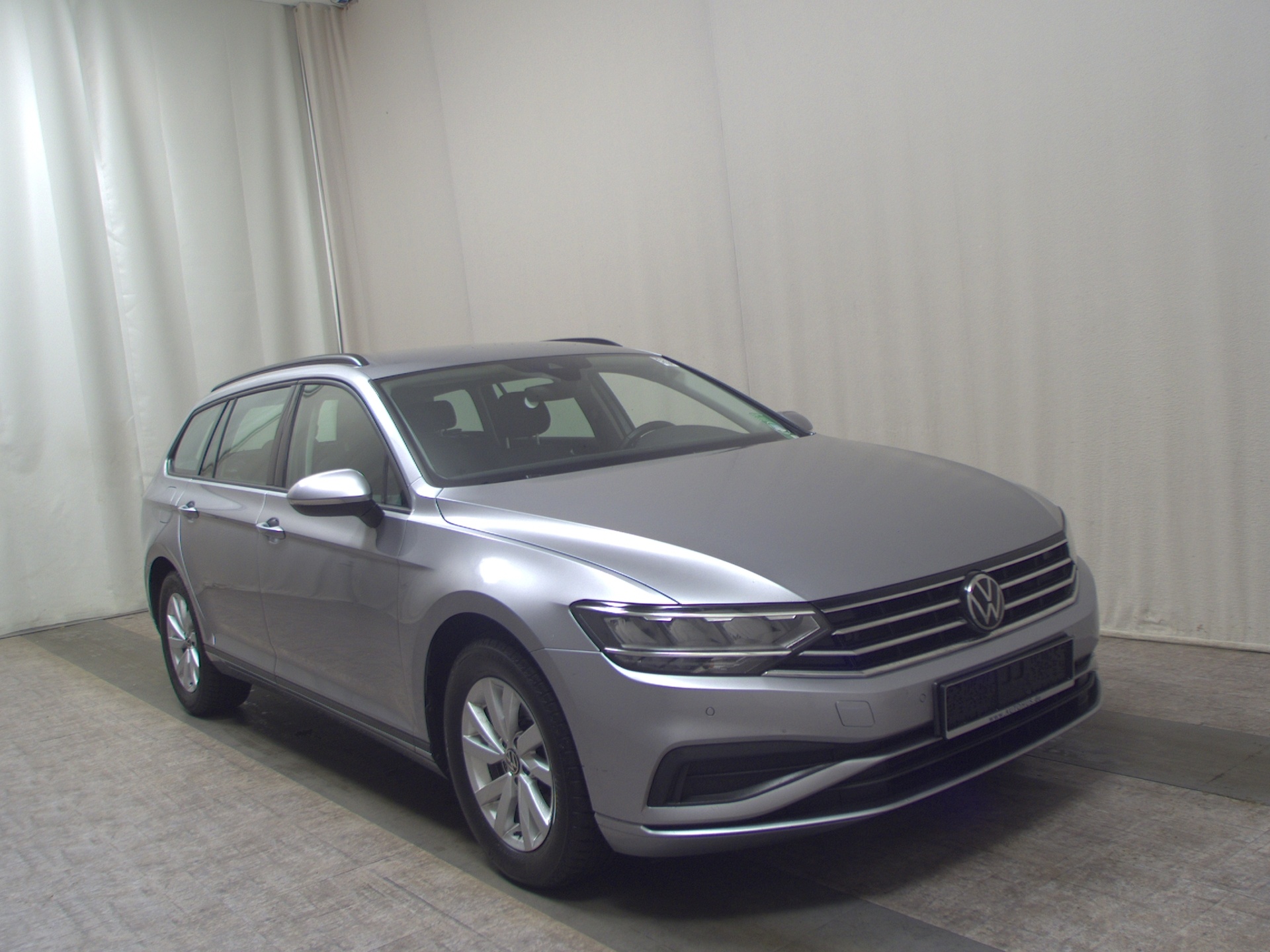 Volkswagen Passat Var. 2.0 TDI Navi LED PDC 3