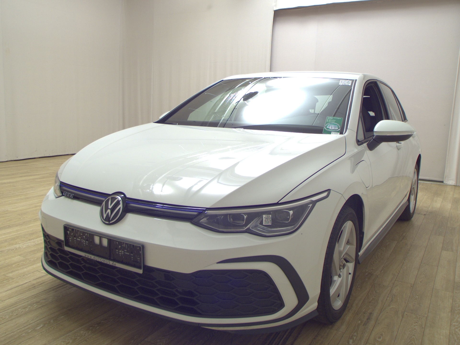 Volkswagen Golf-8 GTE 1.4 TSI eHybrid Navi LED DC PDC 2