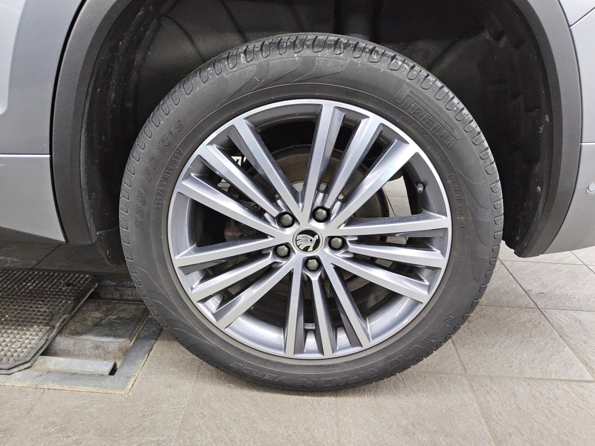 Skoda Kodiaq 2.0 TDI 4x4 L&K Leder Navi vc AHK Pano 11