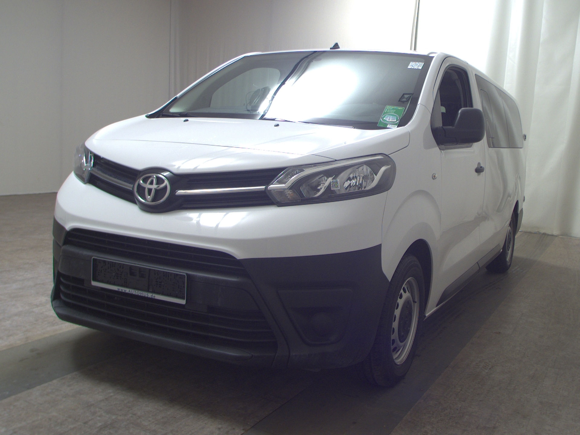 Toyota Proace 2.0 D-4D 9-Sitzer Klima Bluetooth 2