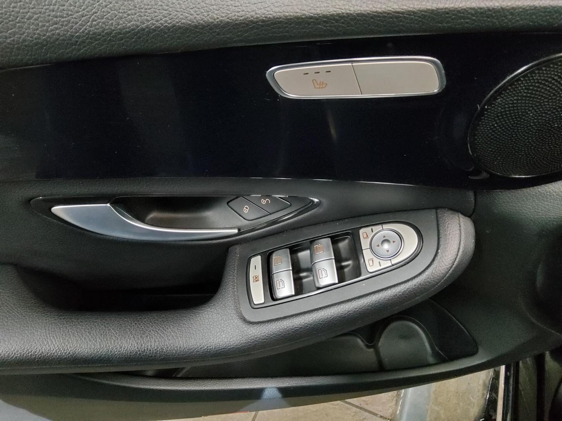 Mercedes-Benz C 200 T d Navi LED AHK PDC SHZ 9