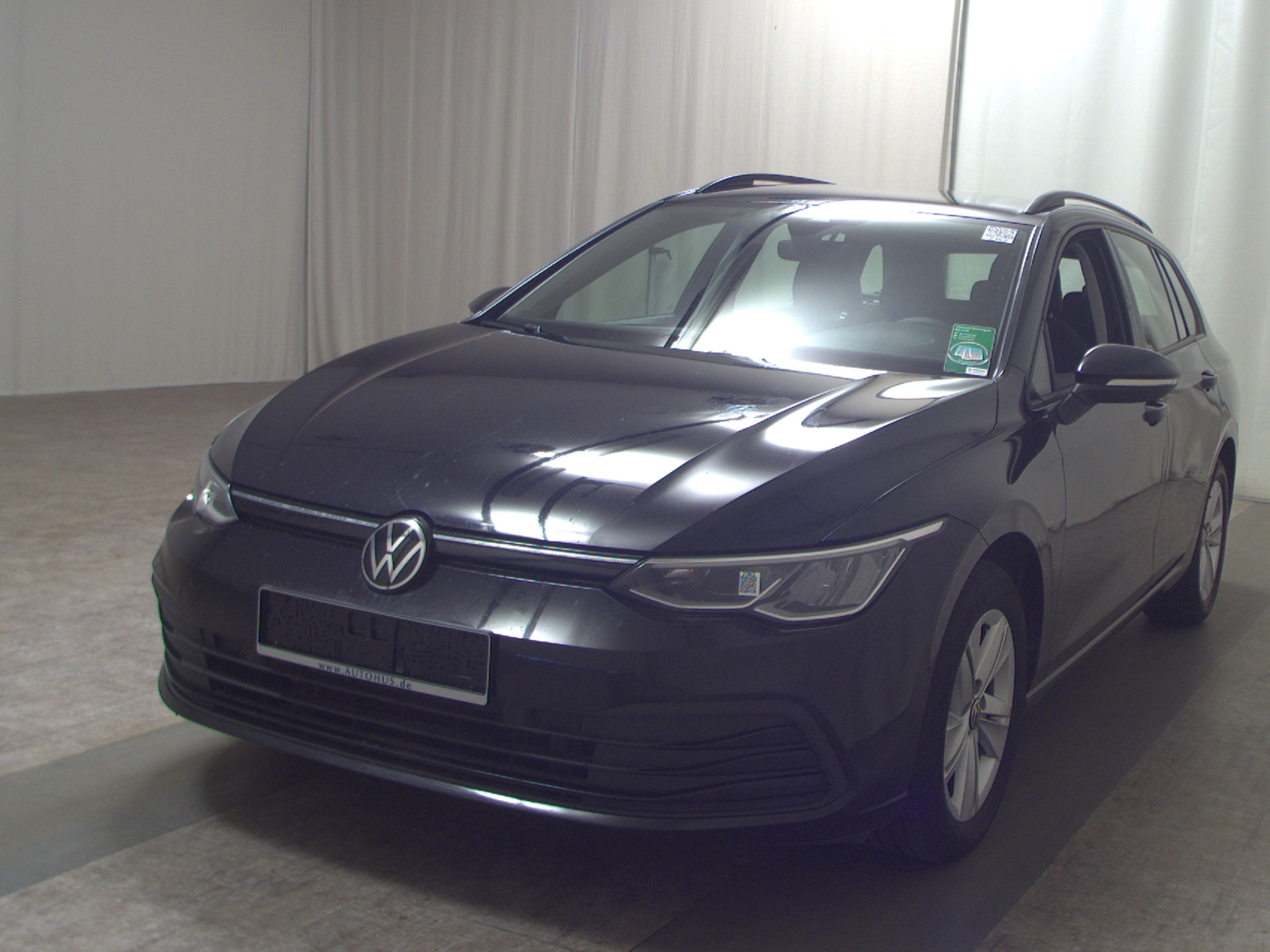 Volkswagen Golf-8 Var. 2.0 TDI Life Navi LED DC-Pro ACC 2