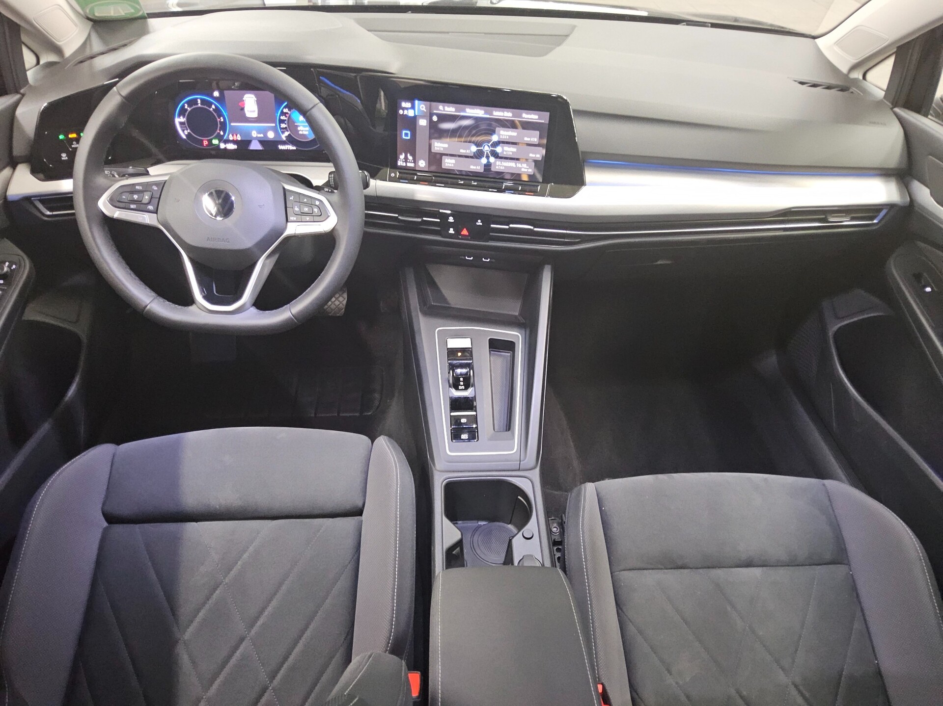 Volkswagen Golf-8 Var. 2.0 TDI Life Navi LED DC-Pro ACC 5