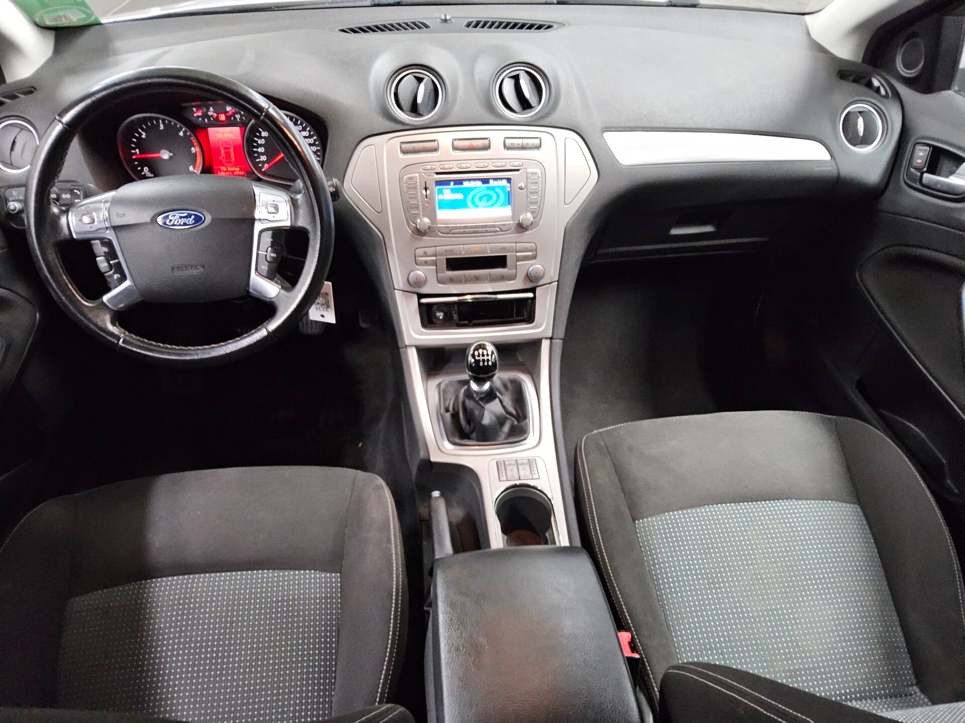 Ford Mondeo Turnier 2.0 TDCi Trend AHK Navi SHZ 5