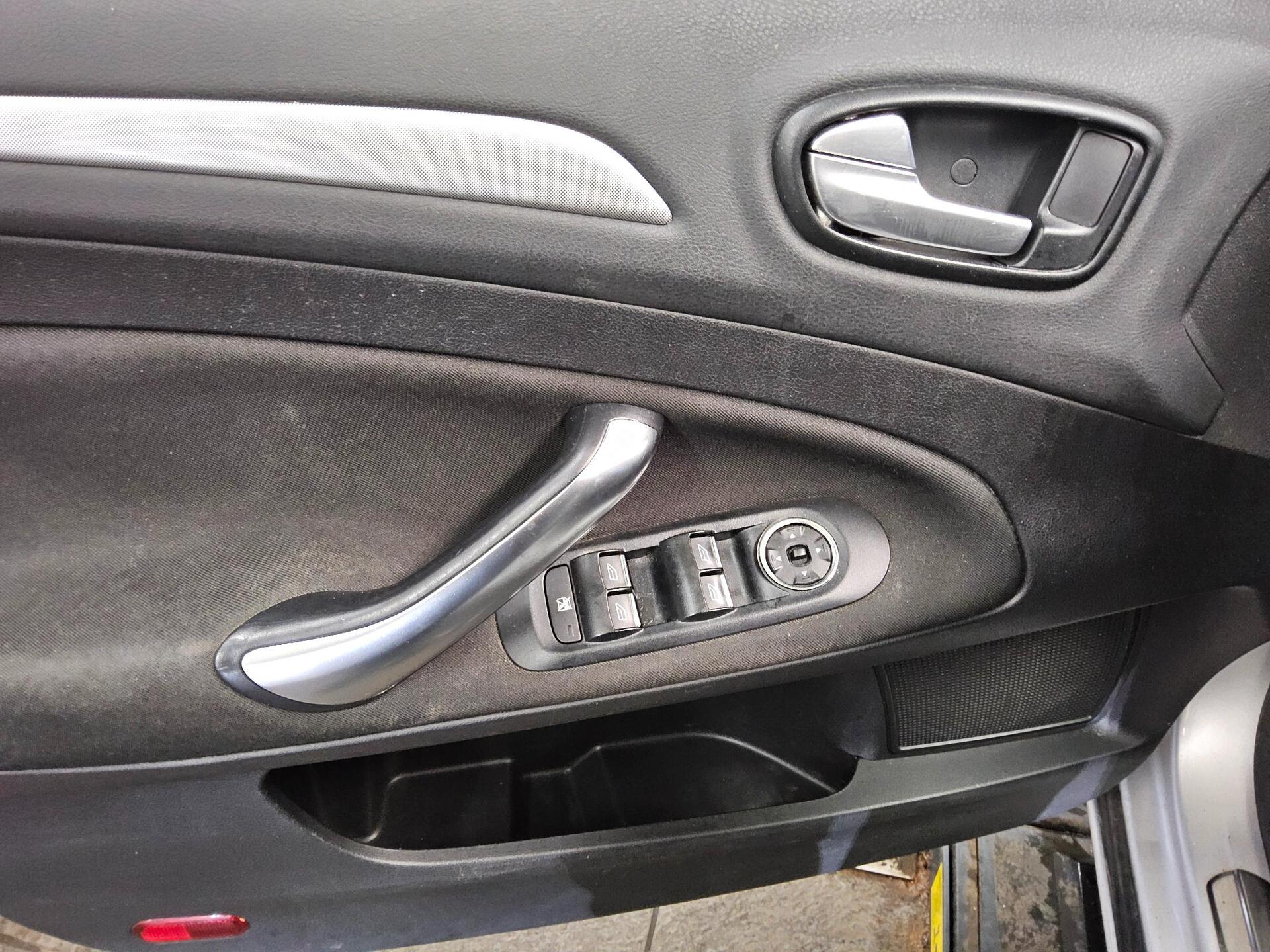 Ford Mondeo Turnier 2.0 TDCi Trend AHK Navi SHZ 9