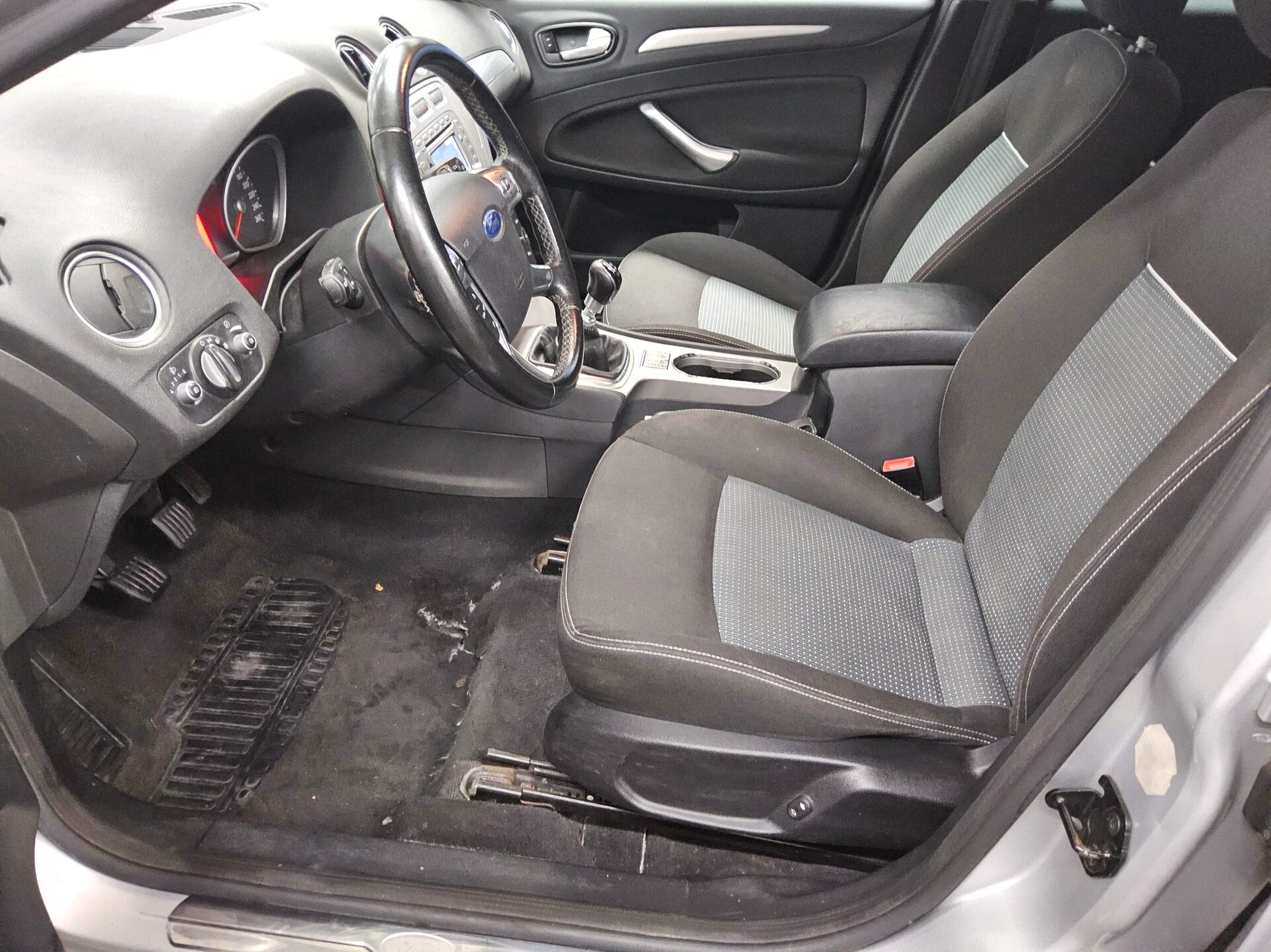 Ford Mondeo Turnier 2.0 TDCi Trend AHK Navi SHZ 8