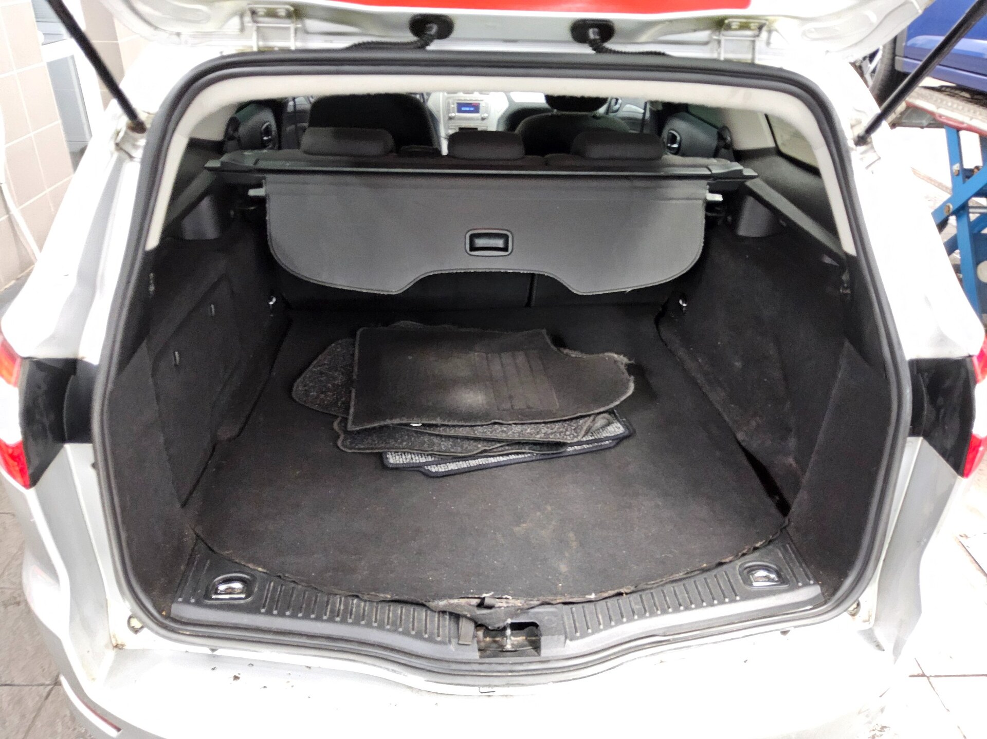 Ford Mondeo Turnier 2.0 TDCi Trend AHK Navi SHZ 11
