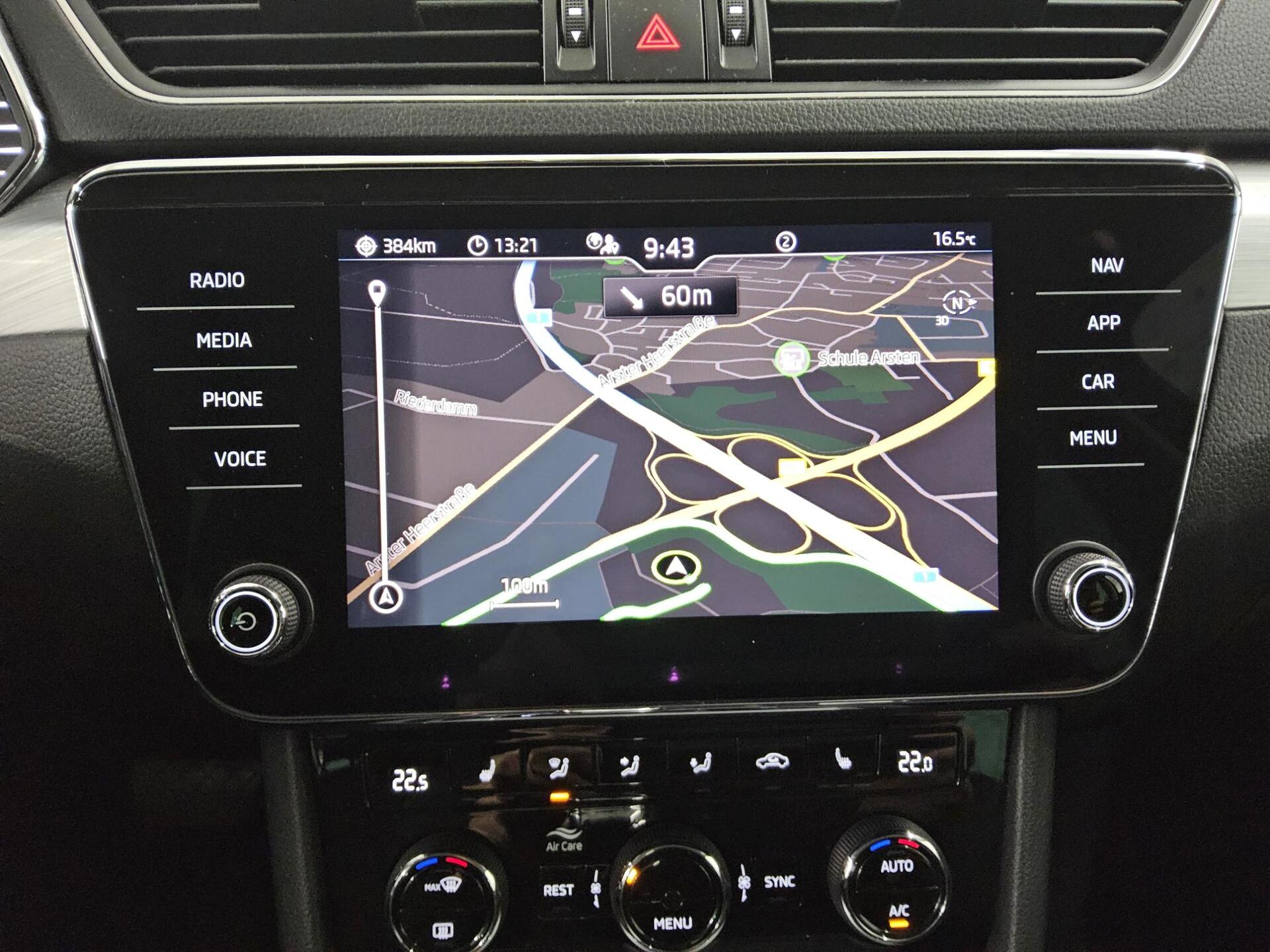 Skoda Superb Kombi 2.0 TDI Ambition Navi LED vc ACC 7