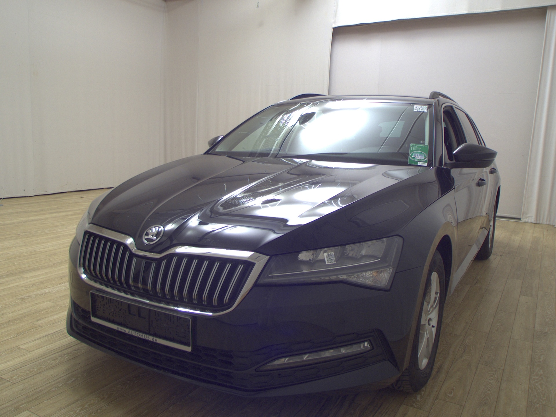 Skoda Superb Kombi 2.0 TDI Ambition Navi LED vc ACC 2