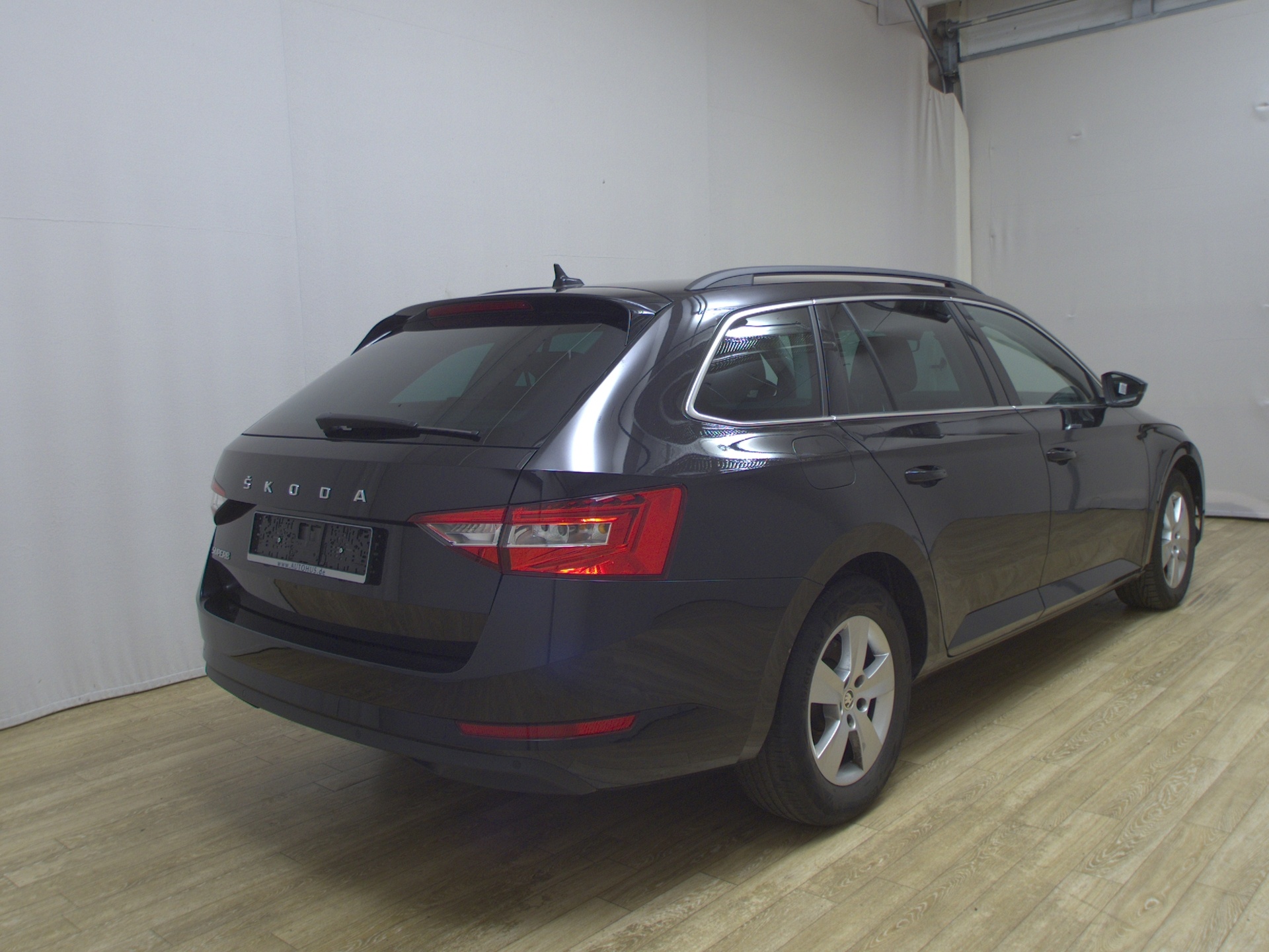 Skoda Superb Kombi 2.0 TDI Ambition Navi LED vc ACC 4