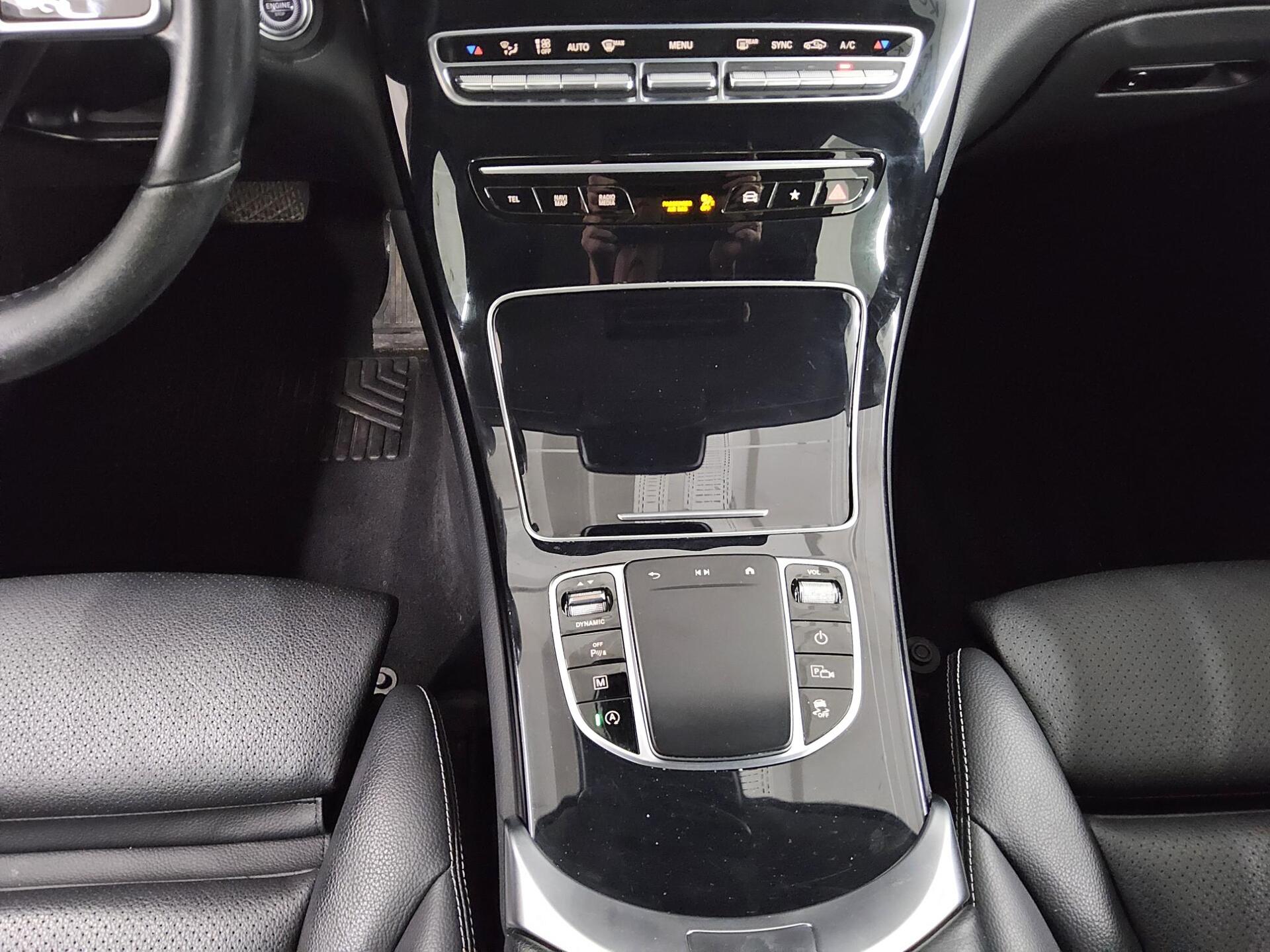 Mercedes-Benz GLC 200 4M Leder Navi LED AHK 6