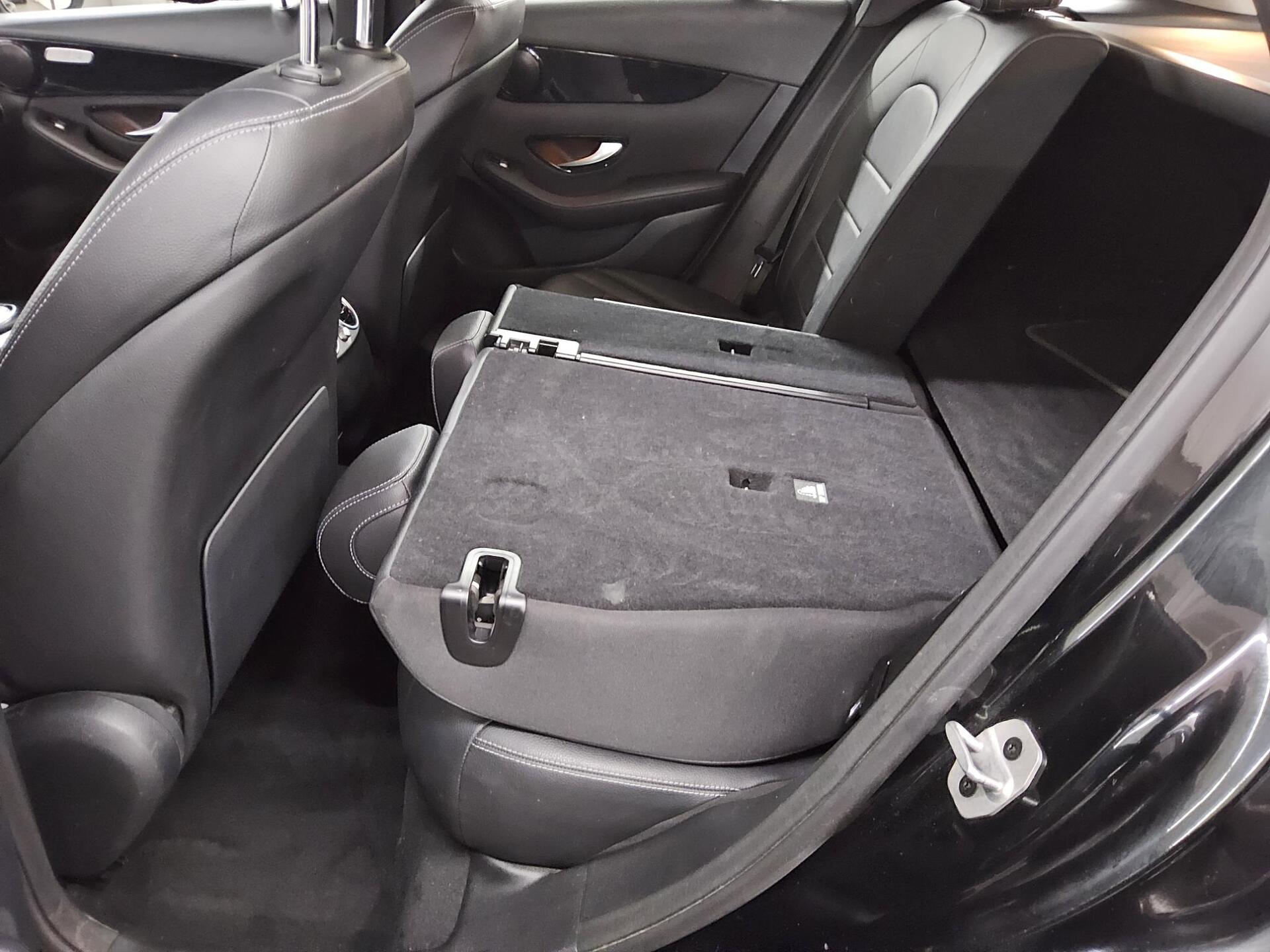 Mercedes-Benz GLC 200 4M Leder Navi LED AHK 12