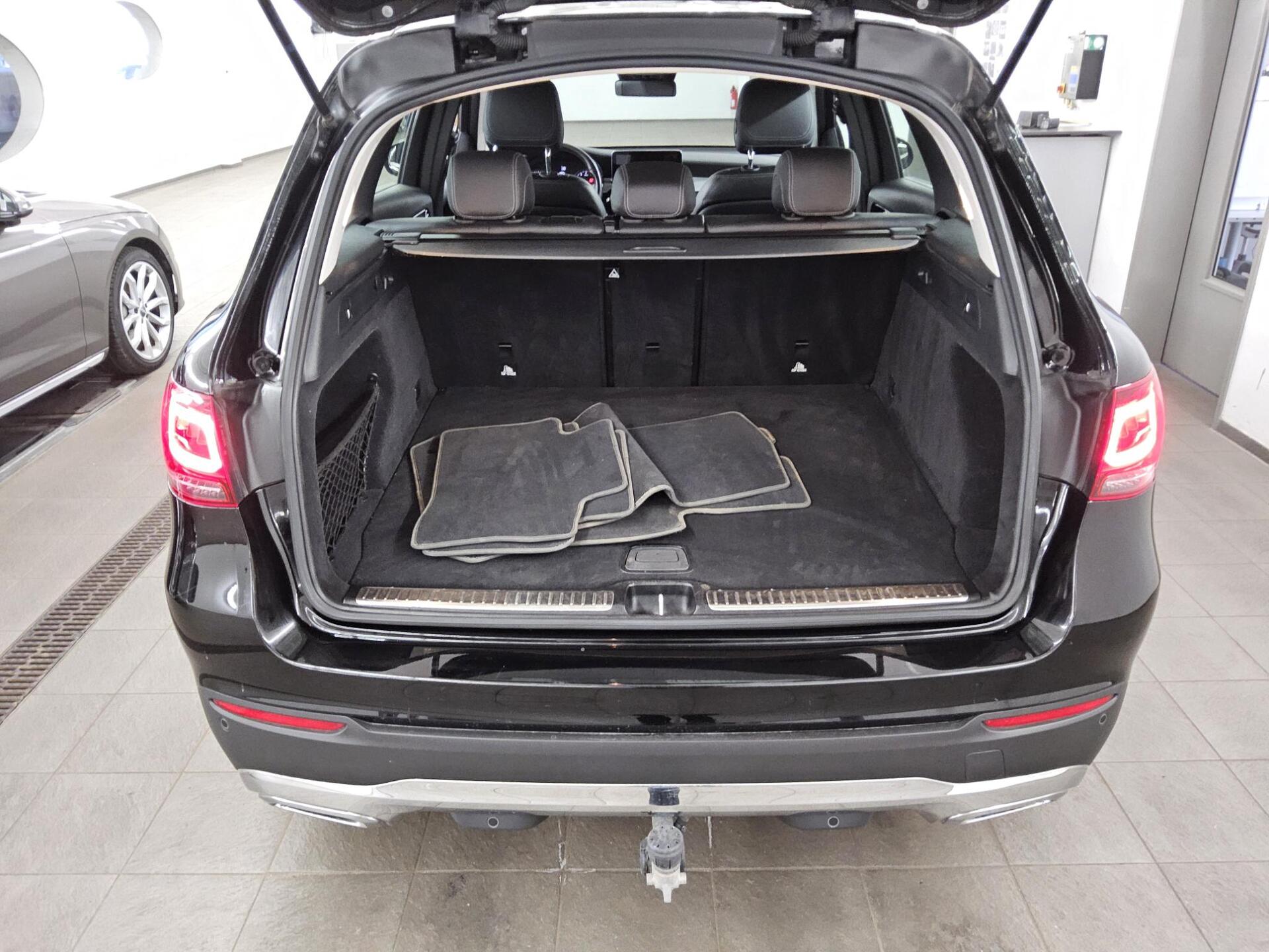 Mercedes-Benz GLC 200 4M Leder Navi LED AHK 11