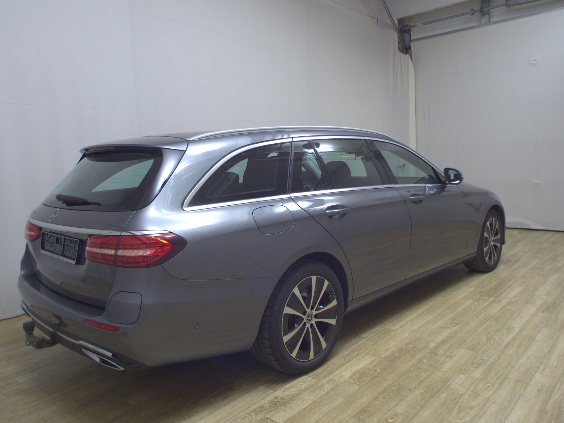 Mercedes-Benz E 300 T de Avantgarde Navi LED Widescreen 360° 4