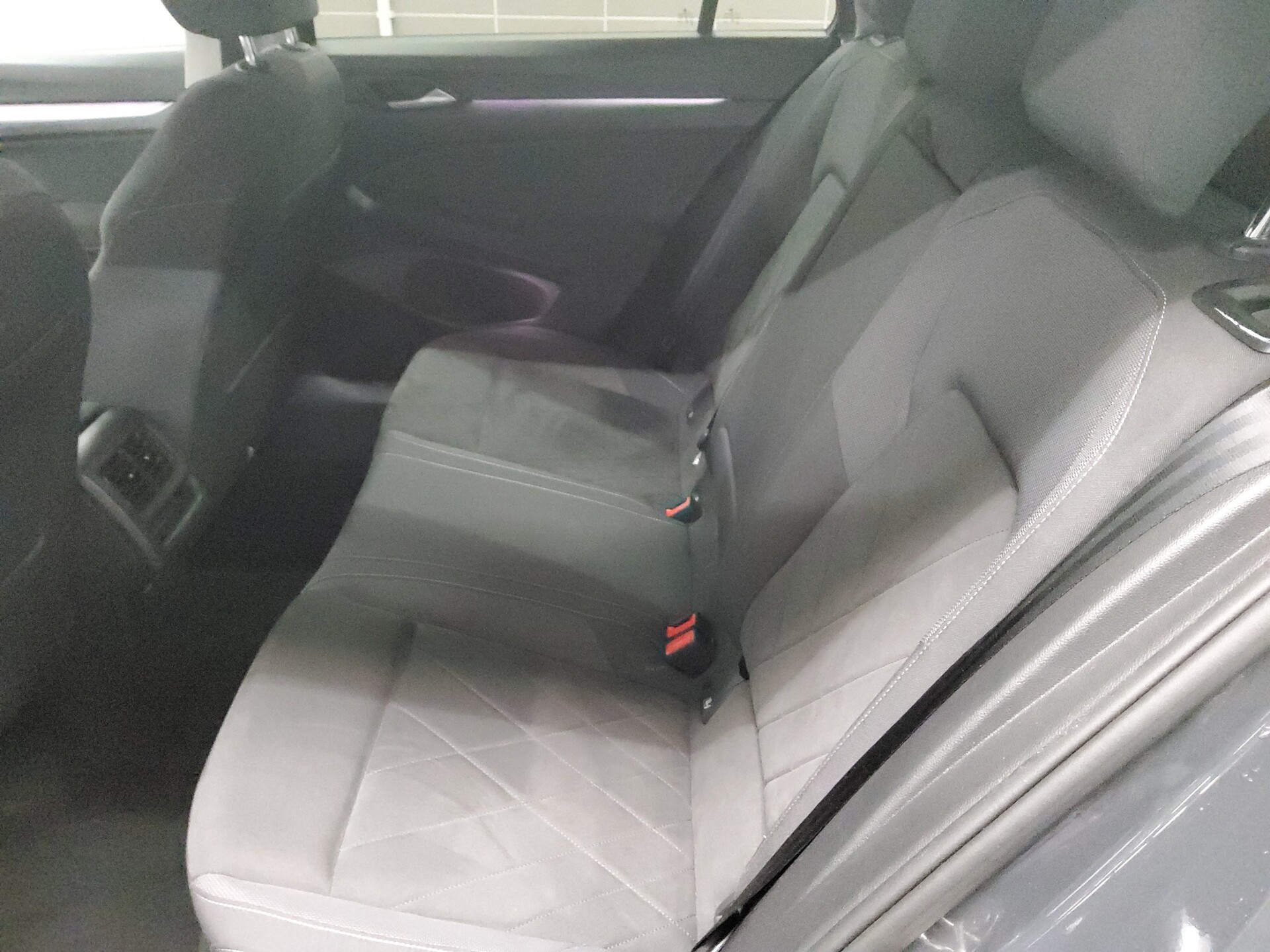 Volkswagen Golf-8 Var. 2.0 TDI Life Navi IQ.Light DC RFK 13