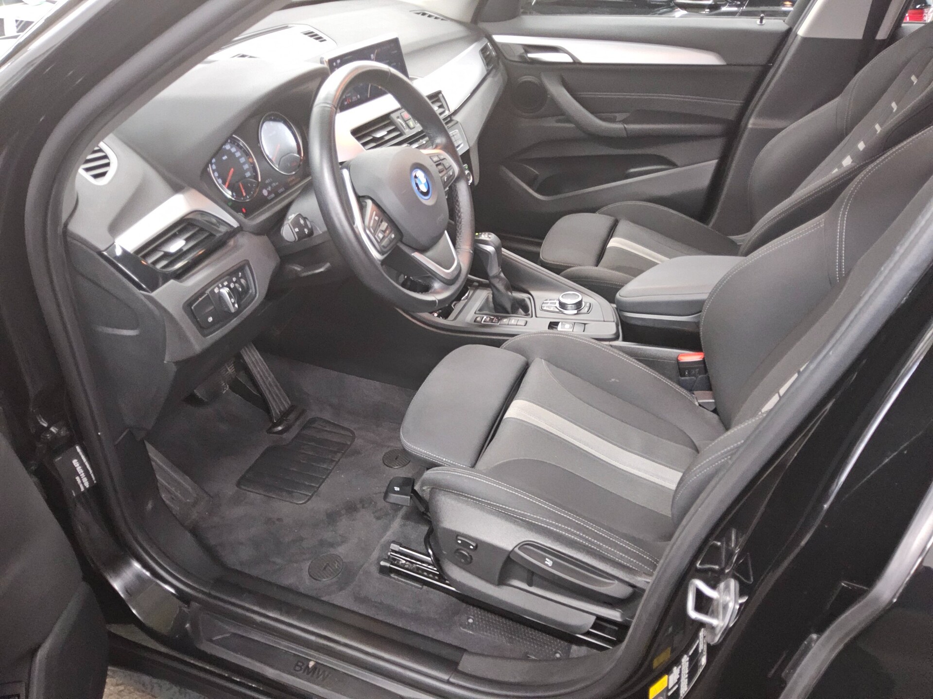 BMW X1 xDrive25e Advantage Navi LED PDC 8