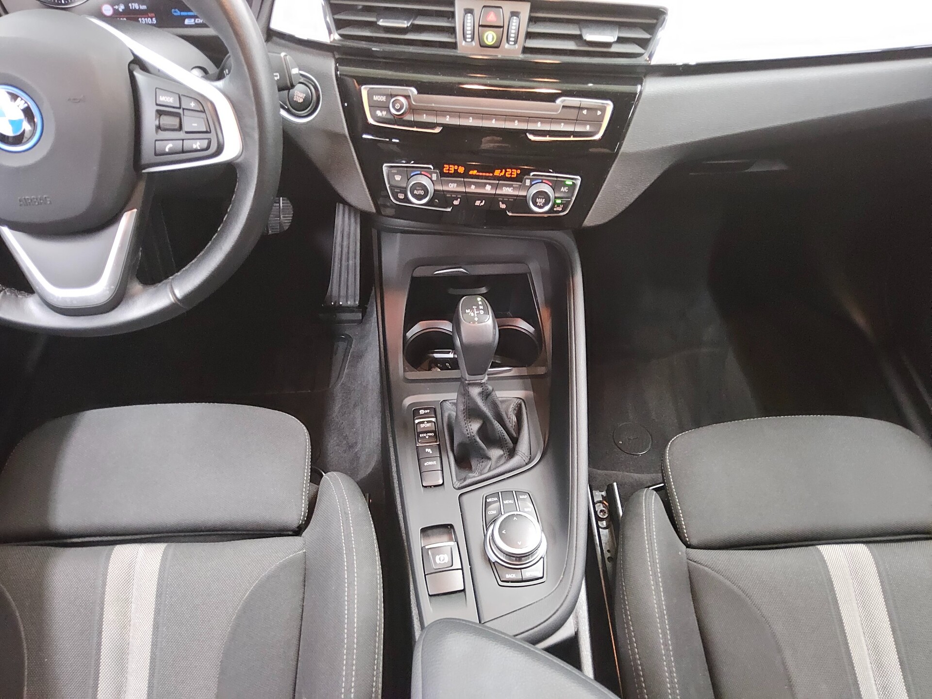 BMW X1 xDrive25e Advantage Navi LED PDC 6