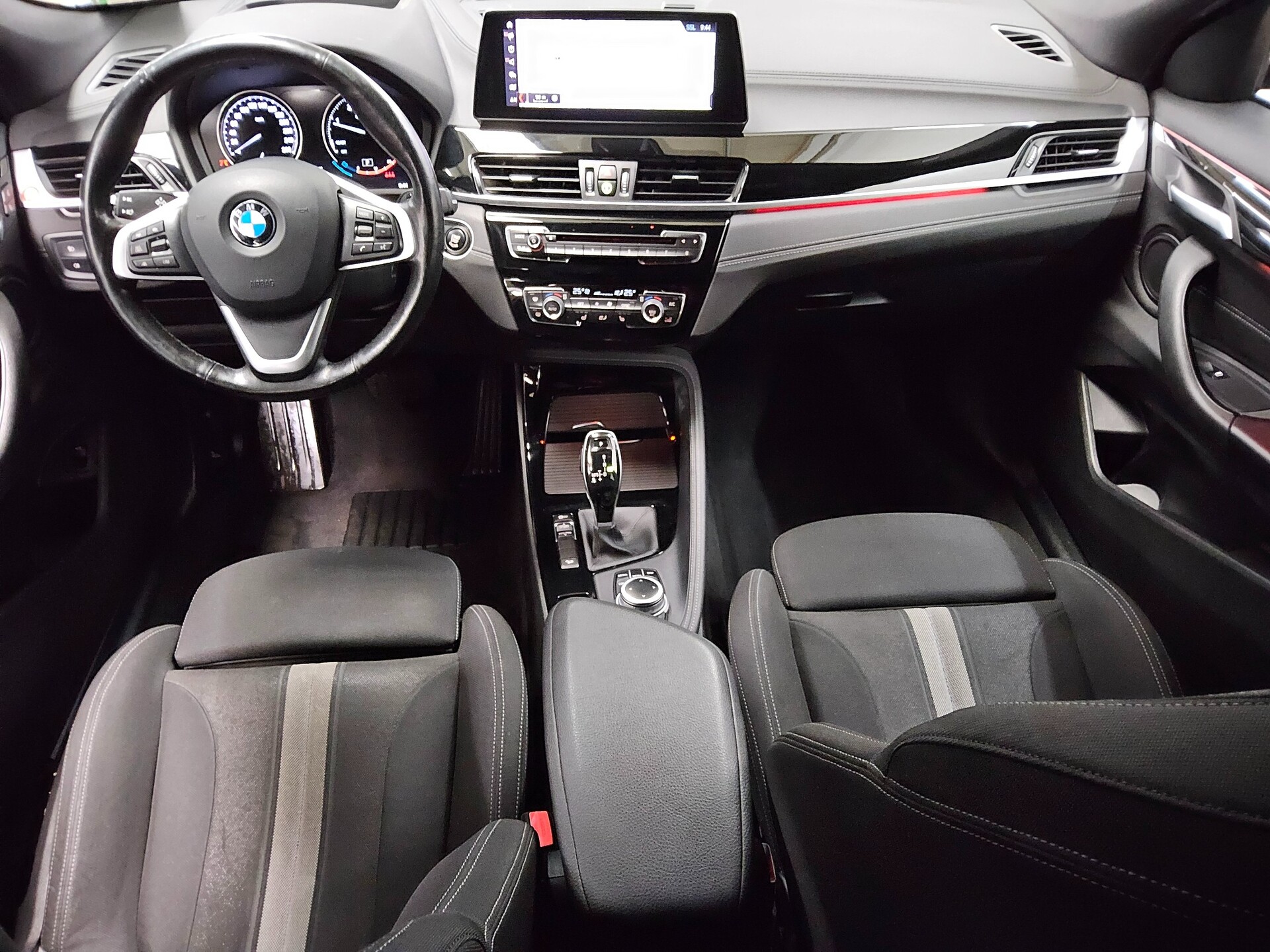 BMW X2 xDrive20d Advantage Navi LED HuD RFK AHK 5