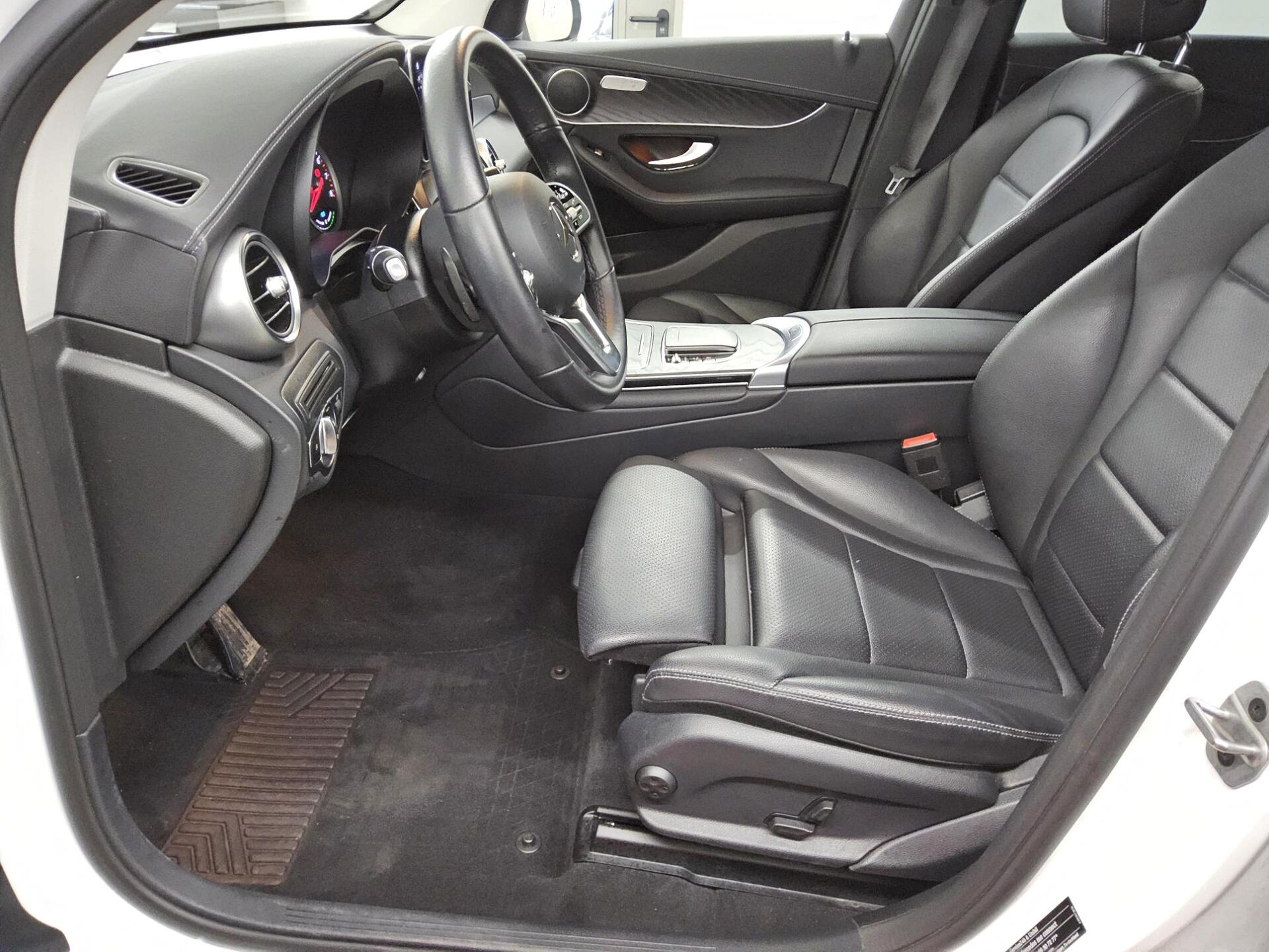 Mercedes-Benz GLC 300 e 4M Off-Road Leder Navi LED AHK RfK 8