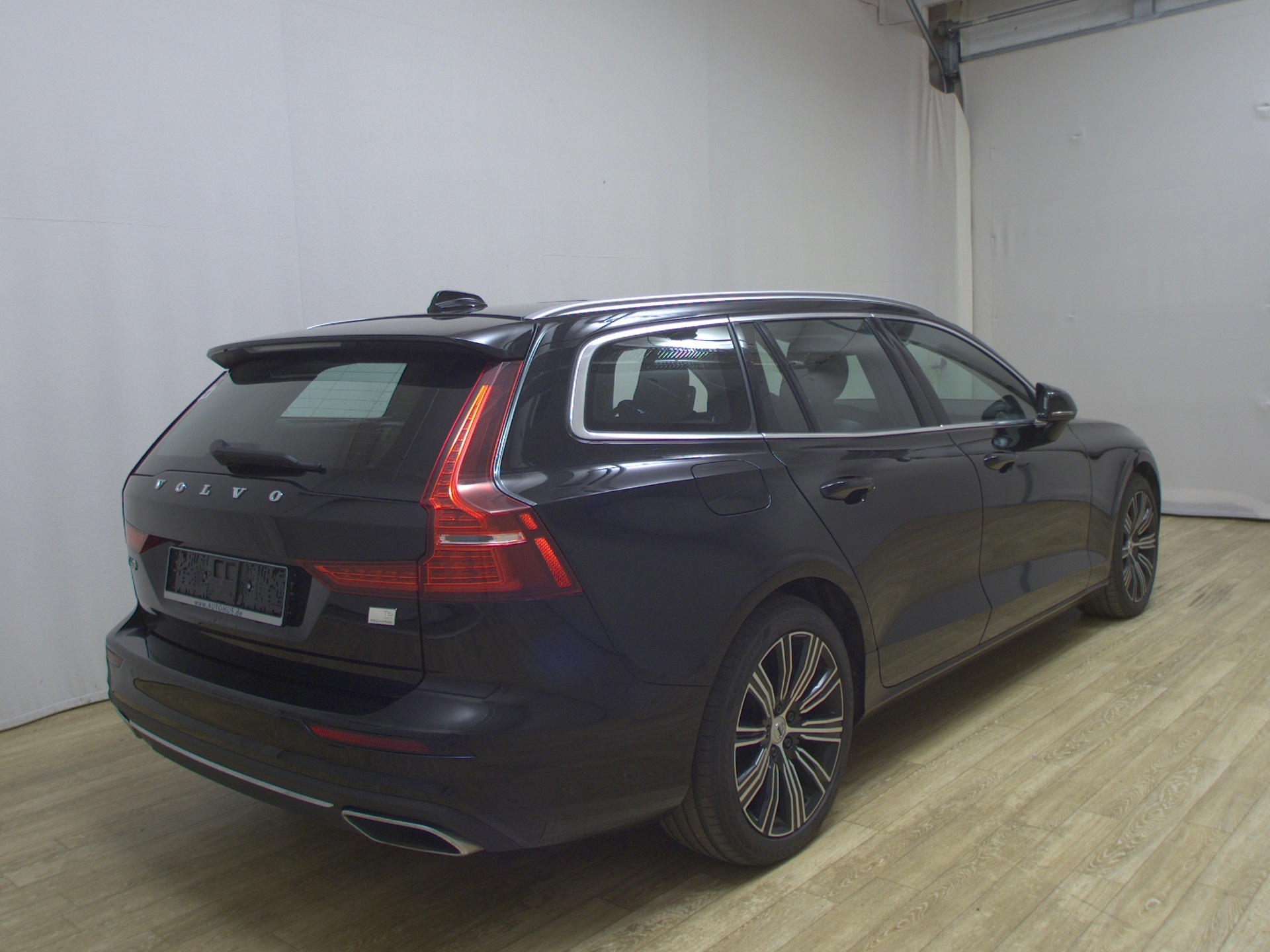 Volvo V60 T6 AWD Inscription Navi LED Pano Sound AHK 4