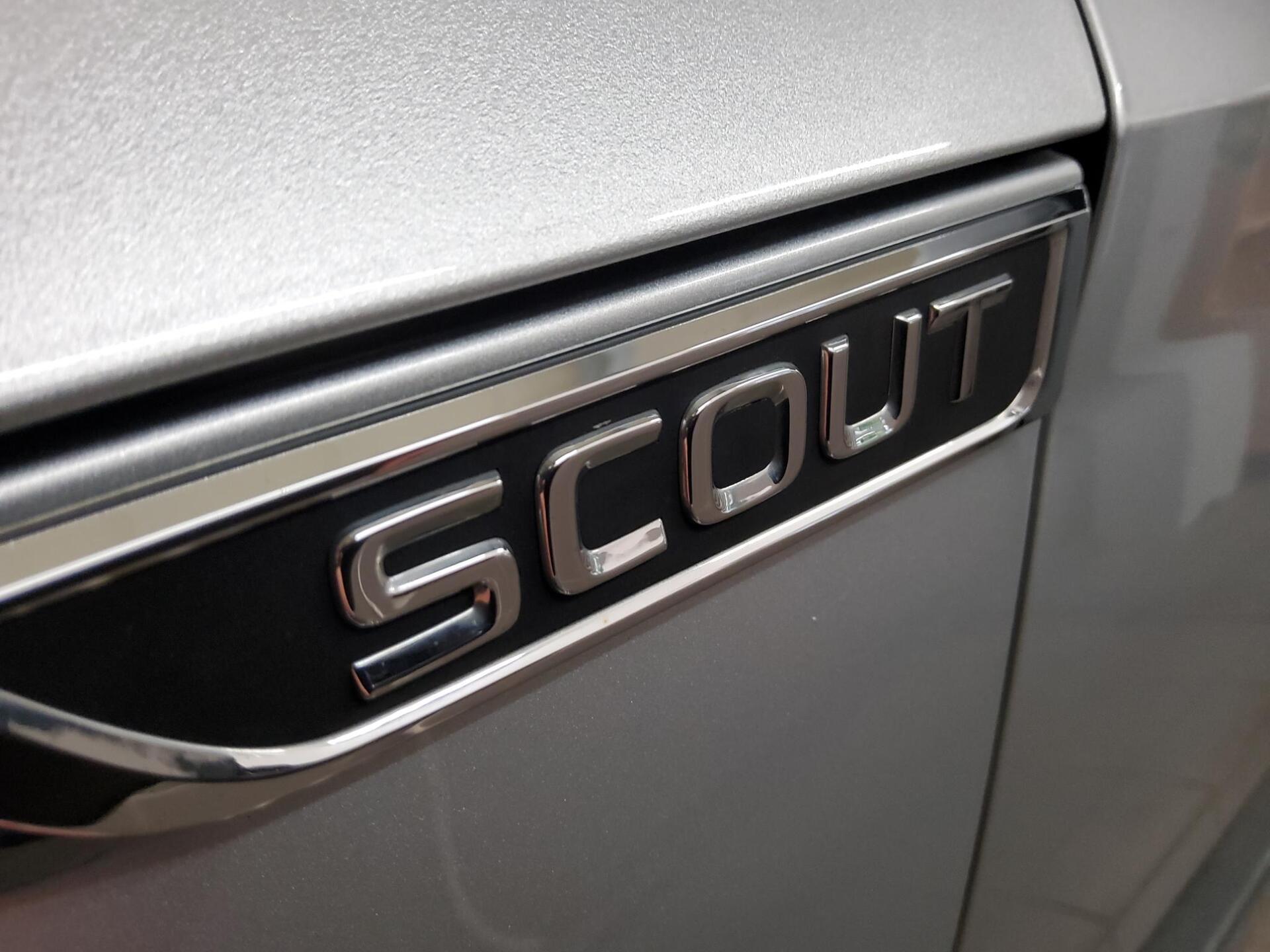 Skoda Octavia Kombi 2.0 TDI 4x4 Scout Navi vc HuD AHK 12