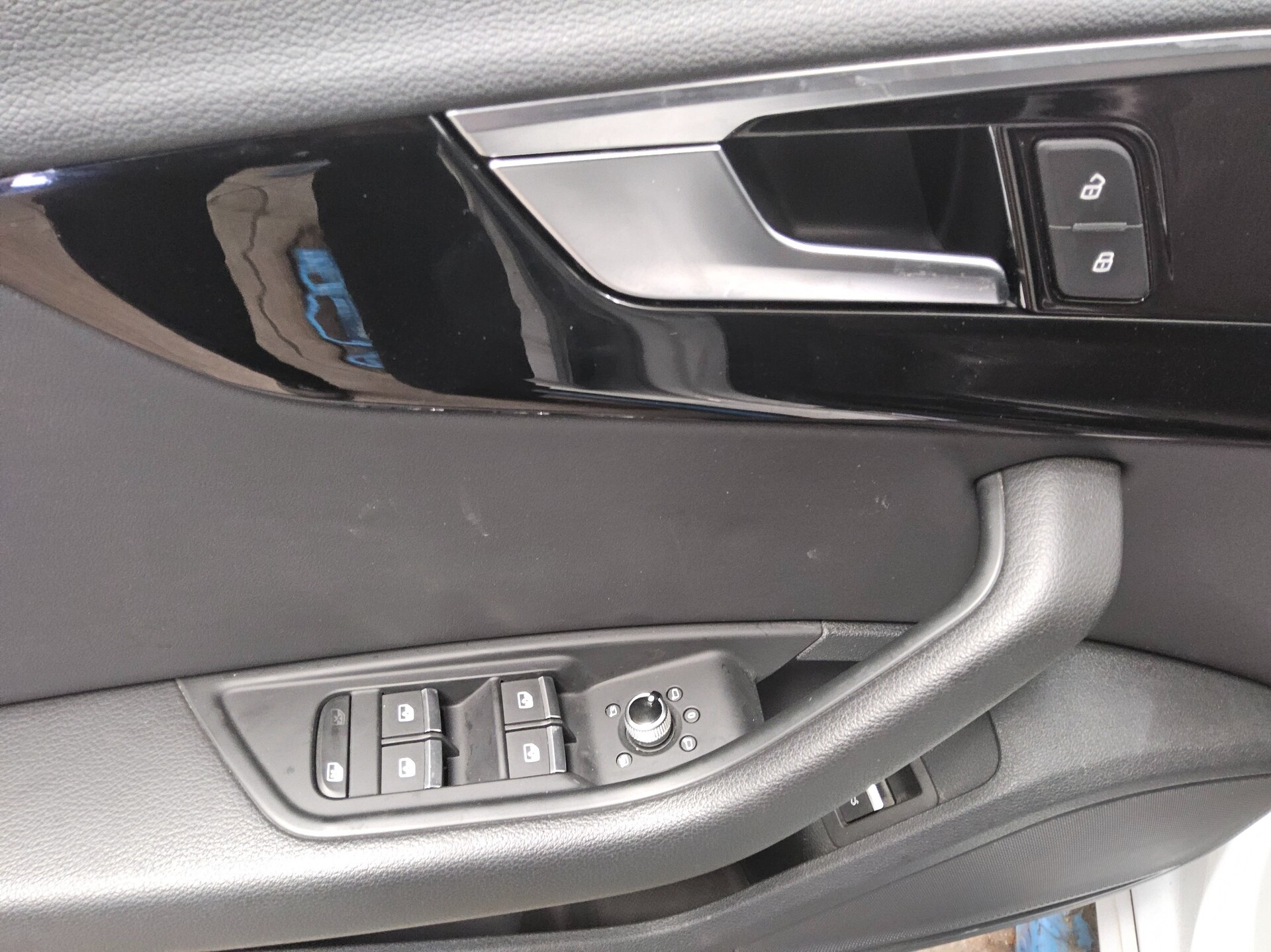 Audi A4 Avant 40 TDI S-Line T-Leder Navi LED 9