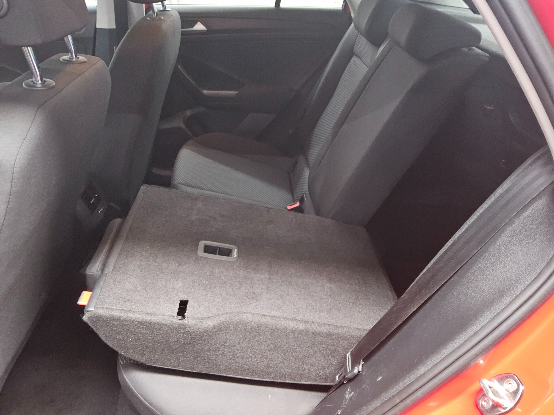 Volkswagen T-Roc 1.6 TDI Trendline Navi Shz Bluetooth ACC 12