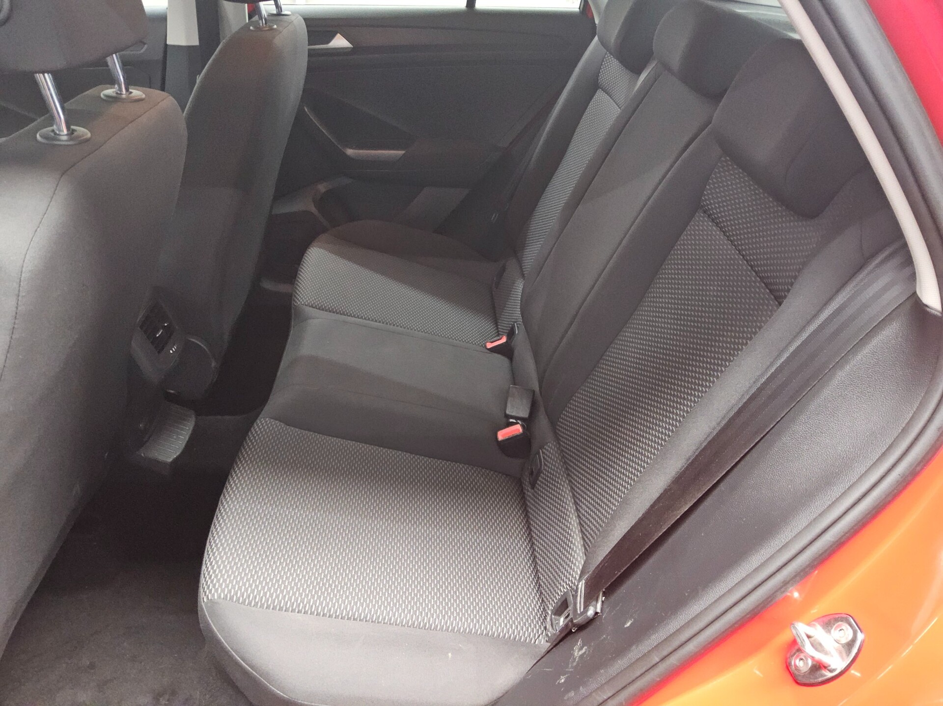 Volkswagen T-Roc 1.6 TDI Trendline Navi Shz Bluetooth ACC 13