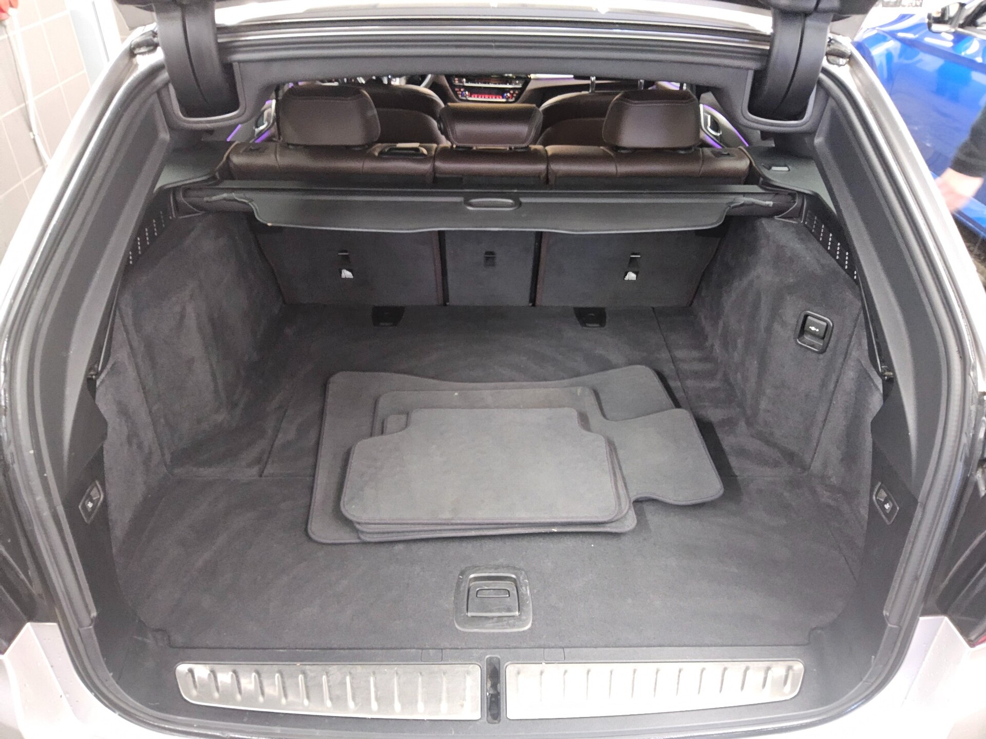 BMW M550 Touring xDr Navi LED Leder HuD Bowers Pano 13