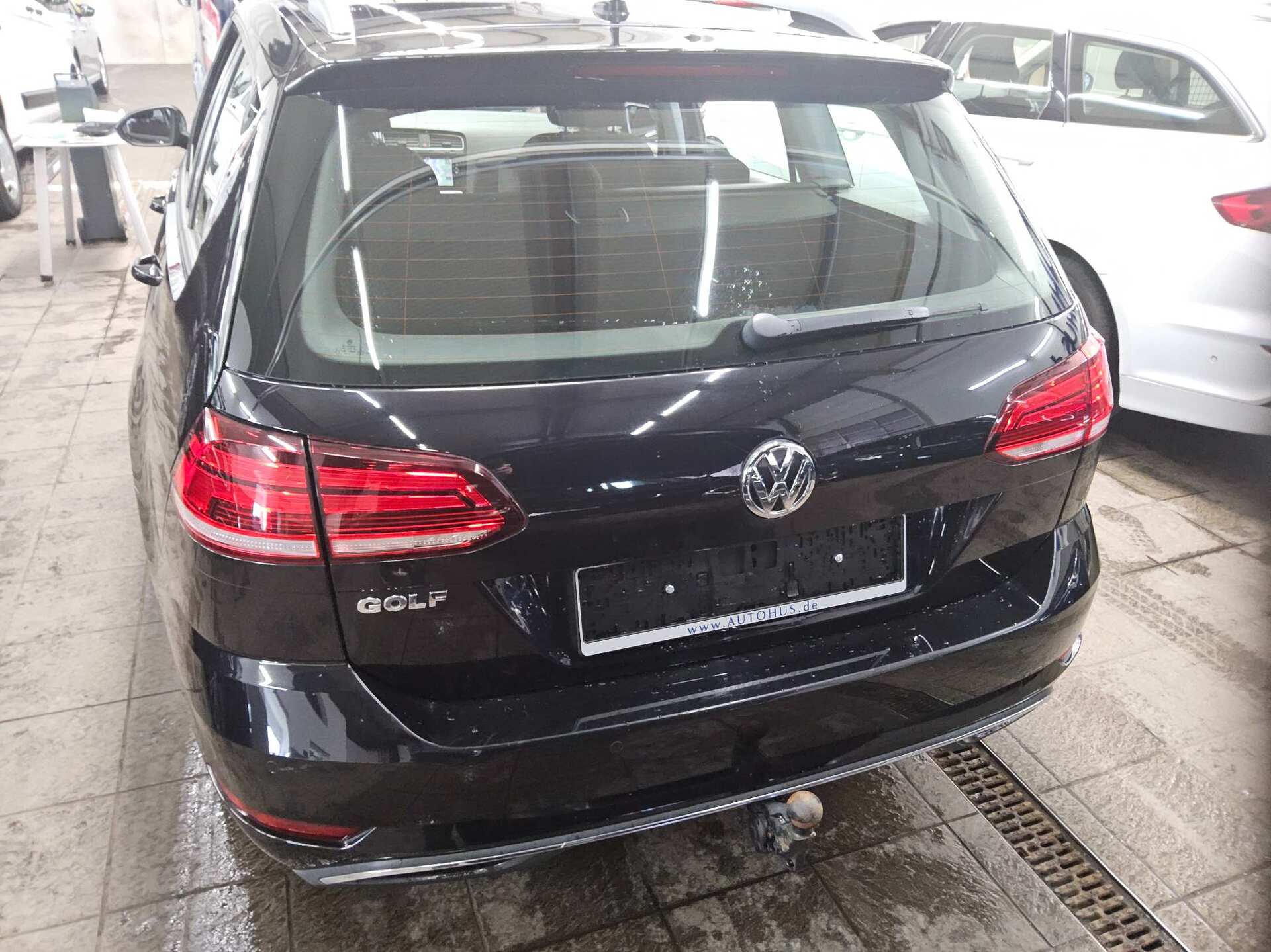 Volkswagen Golf-7 Var. 2.0 TDI Comf. Navi Shz AHK RFK 10