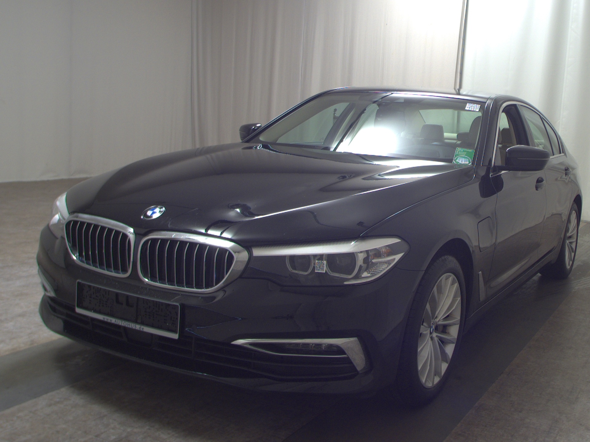 BMW 530e Luxury-Line Leder Navi HuD LED RfK ACC 2