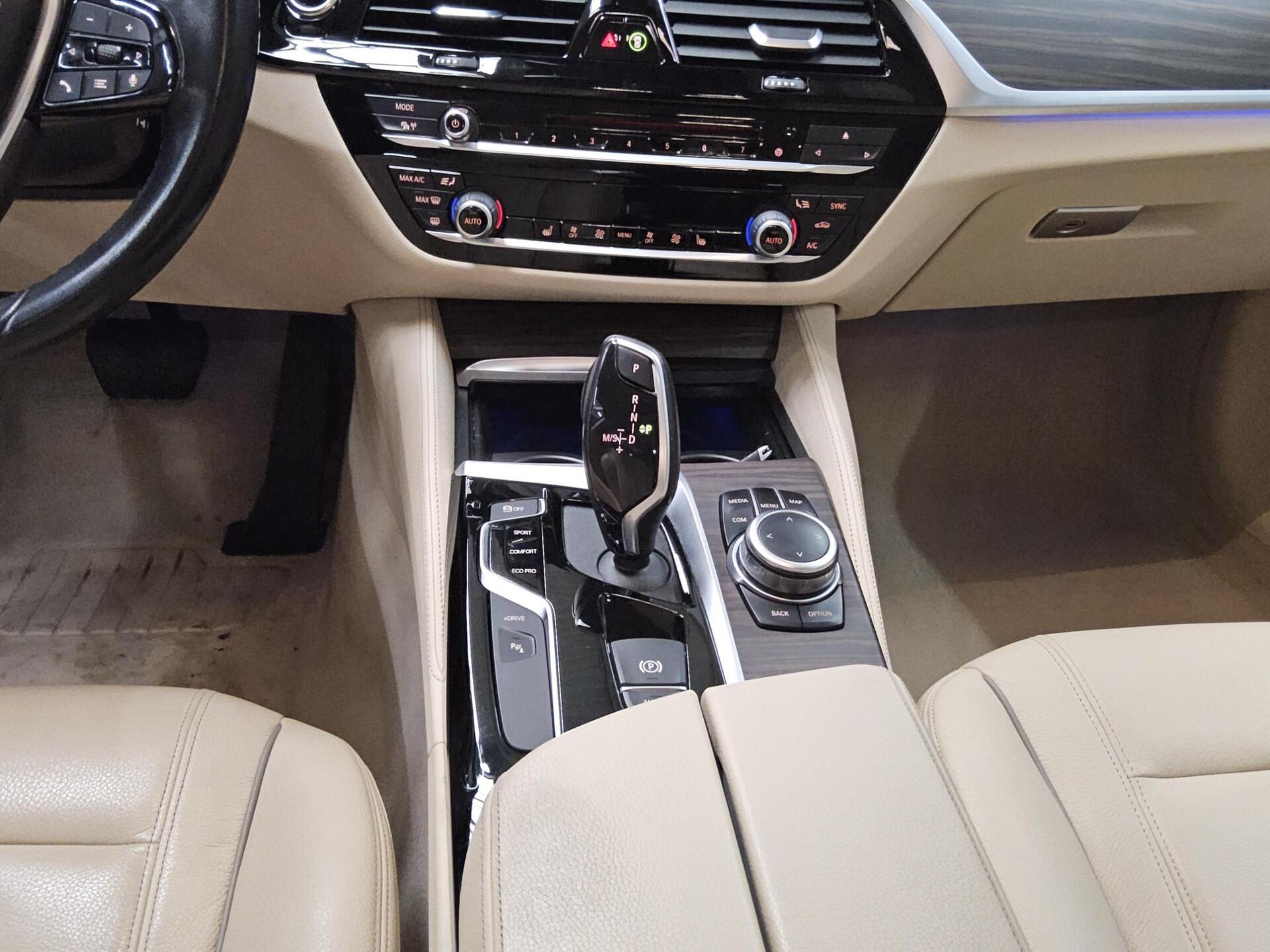BMW 530e Luxury-Line Leder Navi HuD LED RfK ACC 6