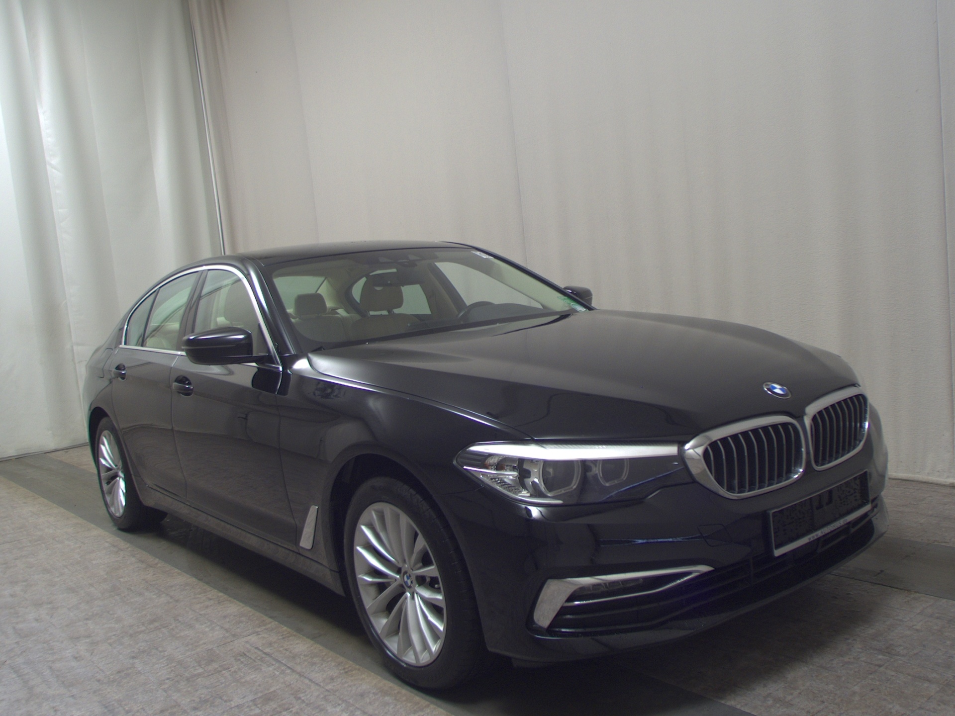 BMW 530e Luxury-Line Leder Navi HuD LED RfK ACC 3