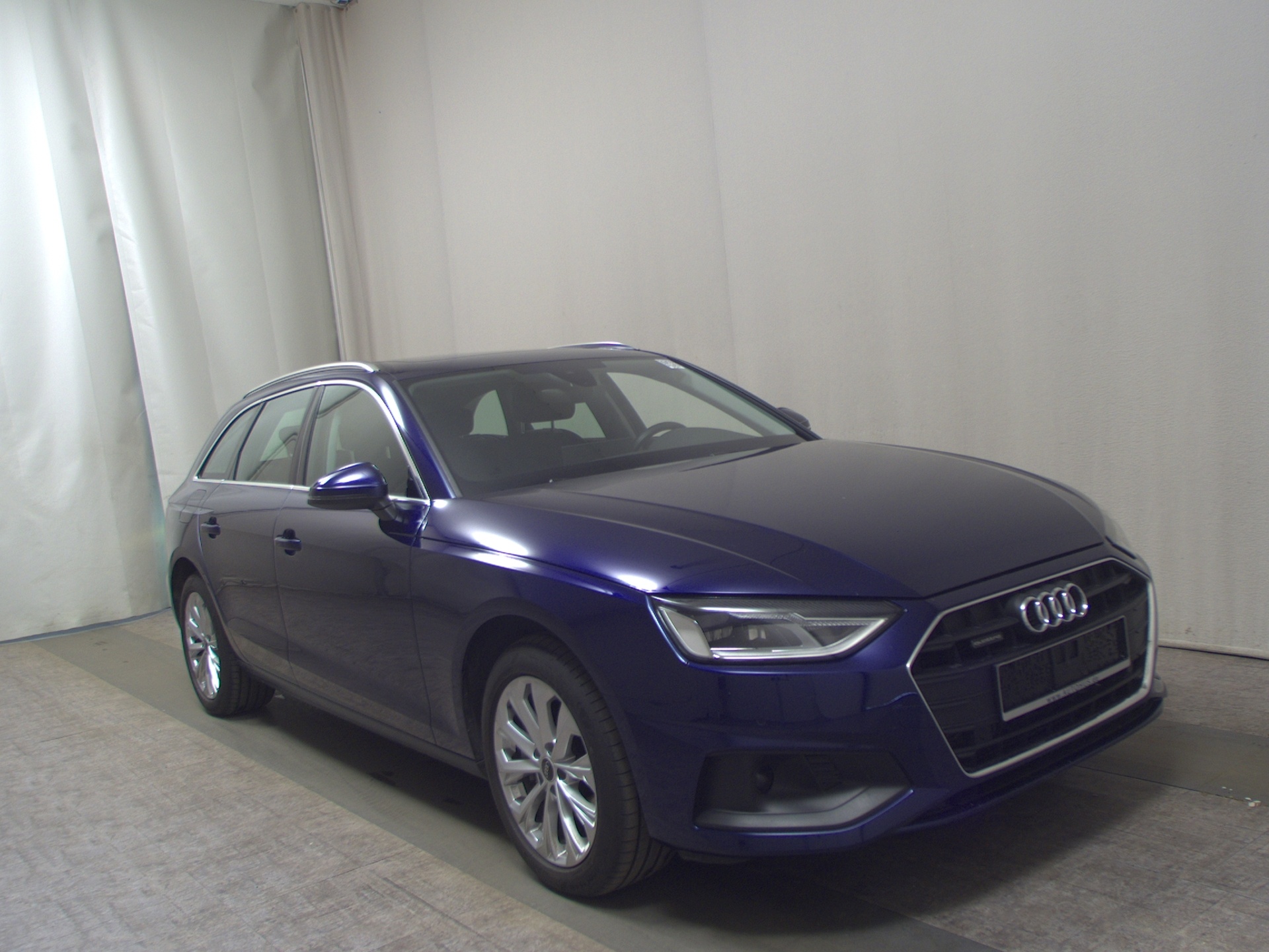 Audi A4 Avant 40 TDI Qu. Navi LED RFK Pano 3