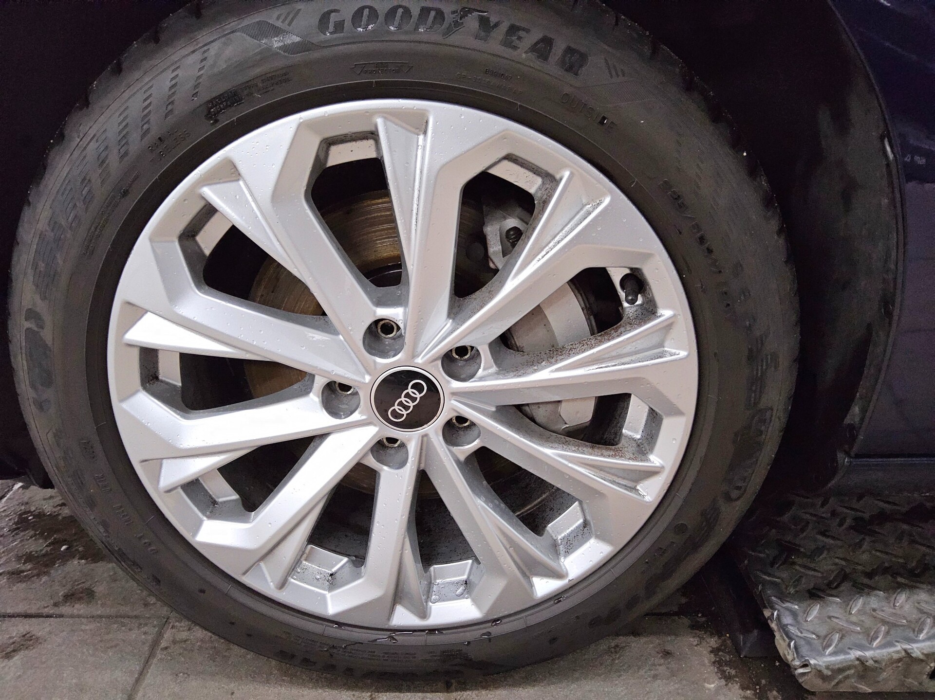 Audi A4 Avant 40 TDI Qu. Navi LED RFK Pano 10