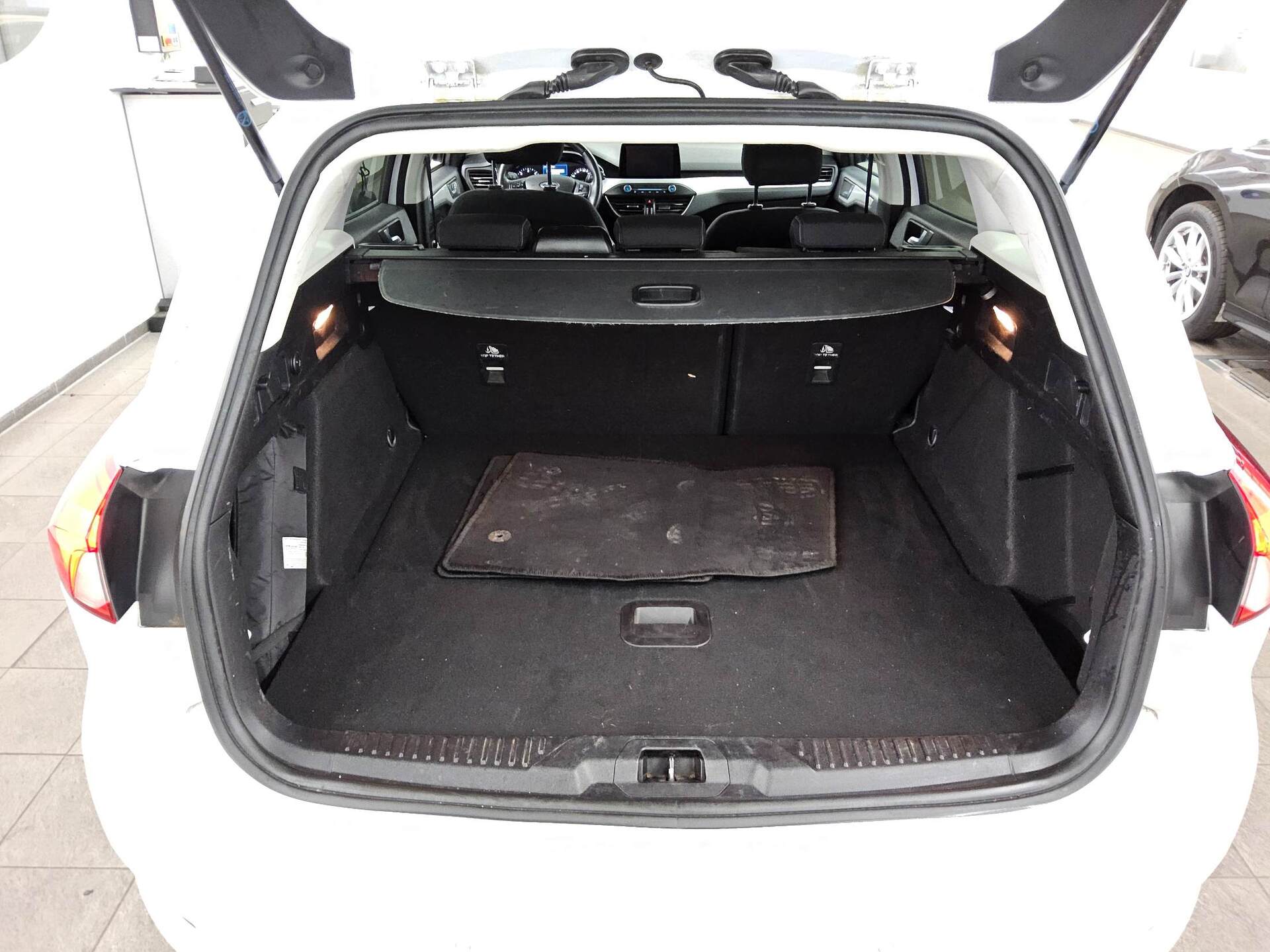 Ford Focus Turnier 1.5 EB Cool&Connect Navi LED Shz 11