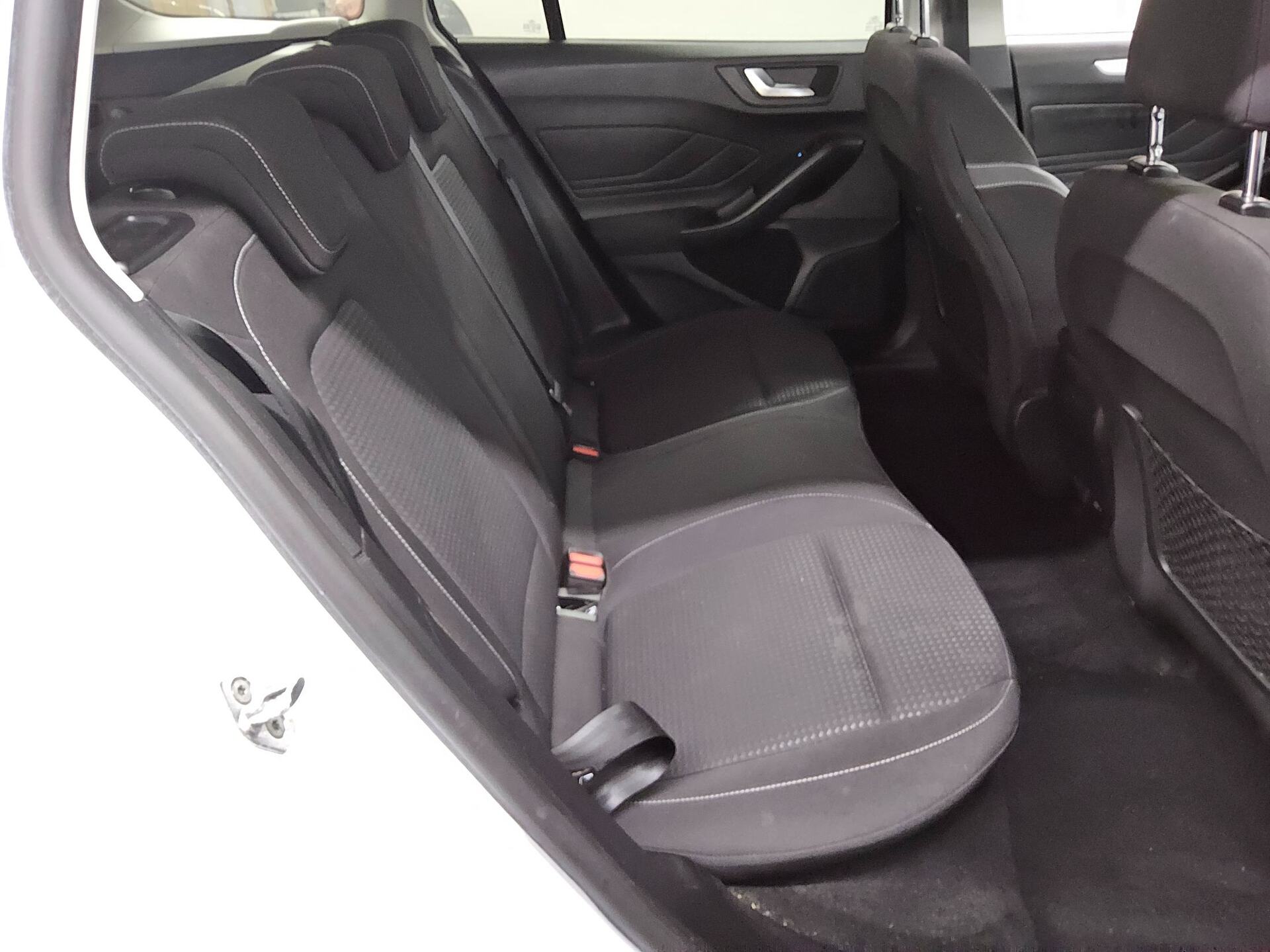 Ford Focus Turnier 1.5 EB Cool&Connect Navi LED Shz 13