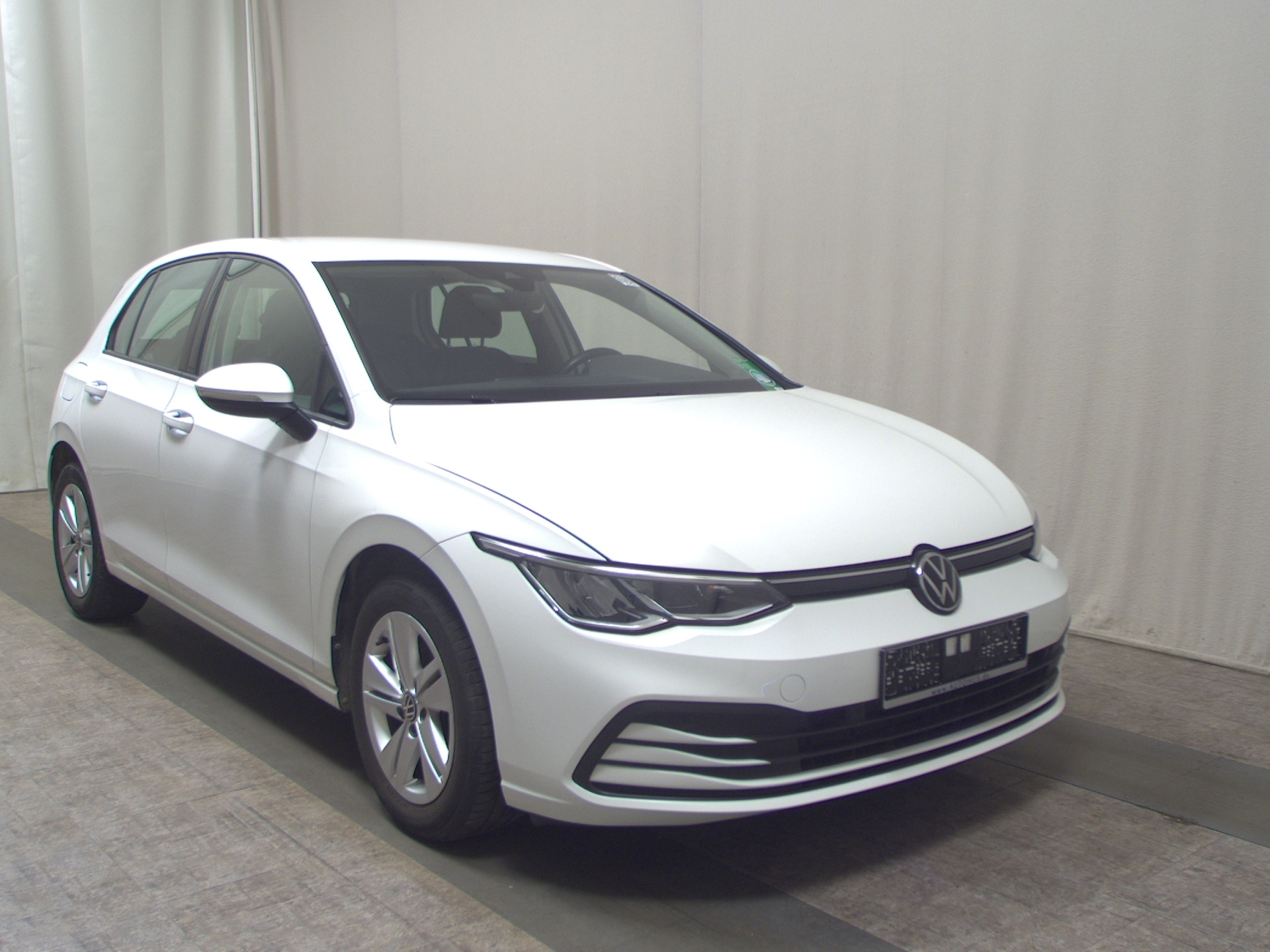 Volkswagen Golf-8 1.5 TSI Life Navi LED ACC PDC 3