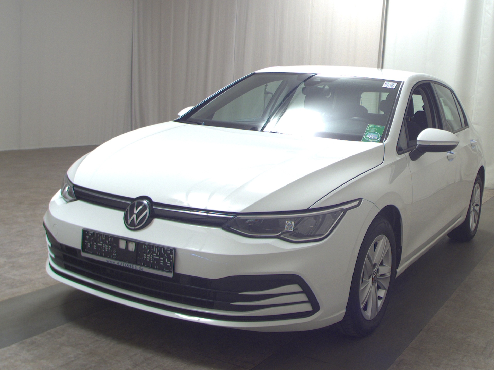 Volkswagen Golf-8 1.5 TSI Life Navi LED ACC PDC 2