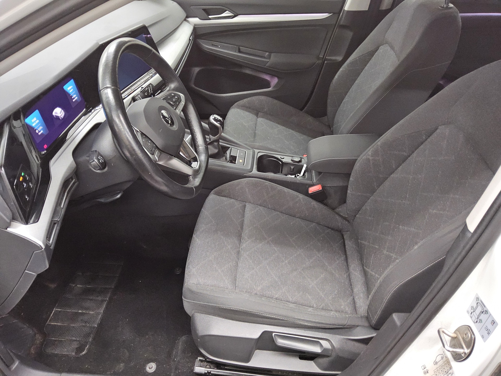 Volkswagen Golf-8 1.5 TSI Life Navi LED ACC PDC 9