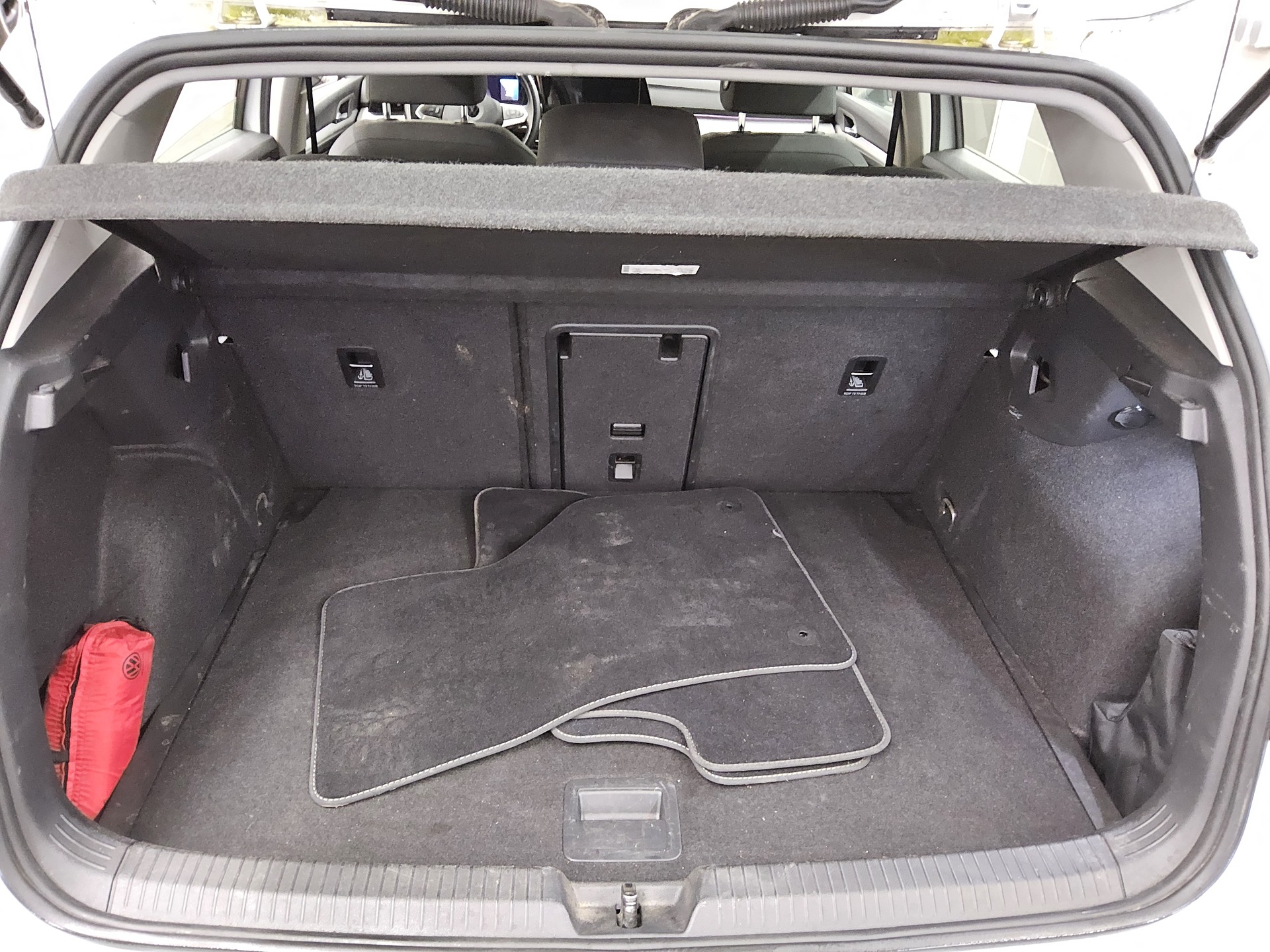 Volkswagen Golf-8 1.5 TSI Life Navi LED ACC PDC 13