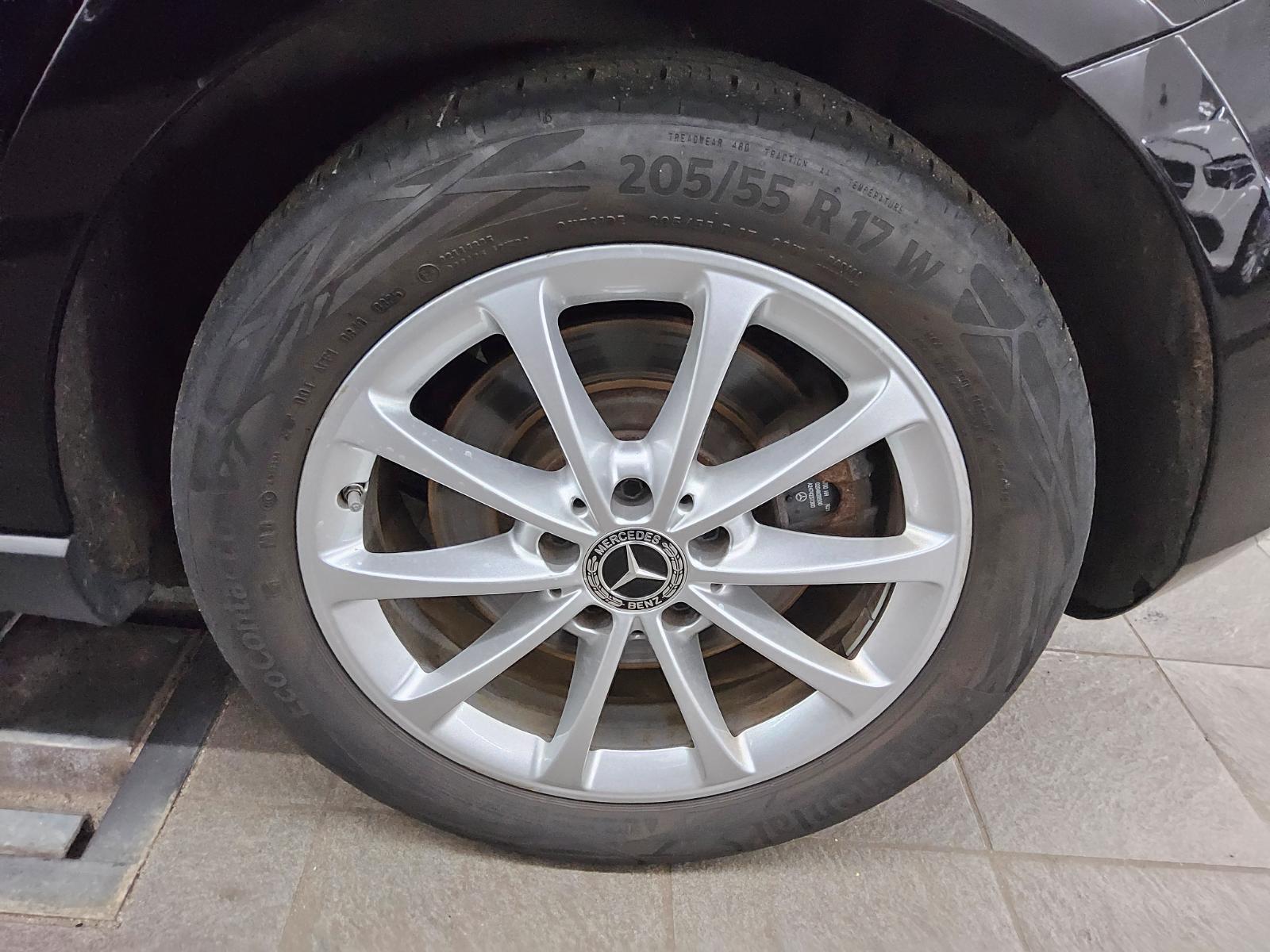 Mercedes-Benz A 250 e Navi LED PDC Shz 11